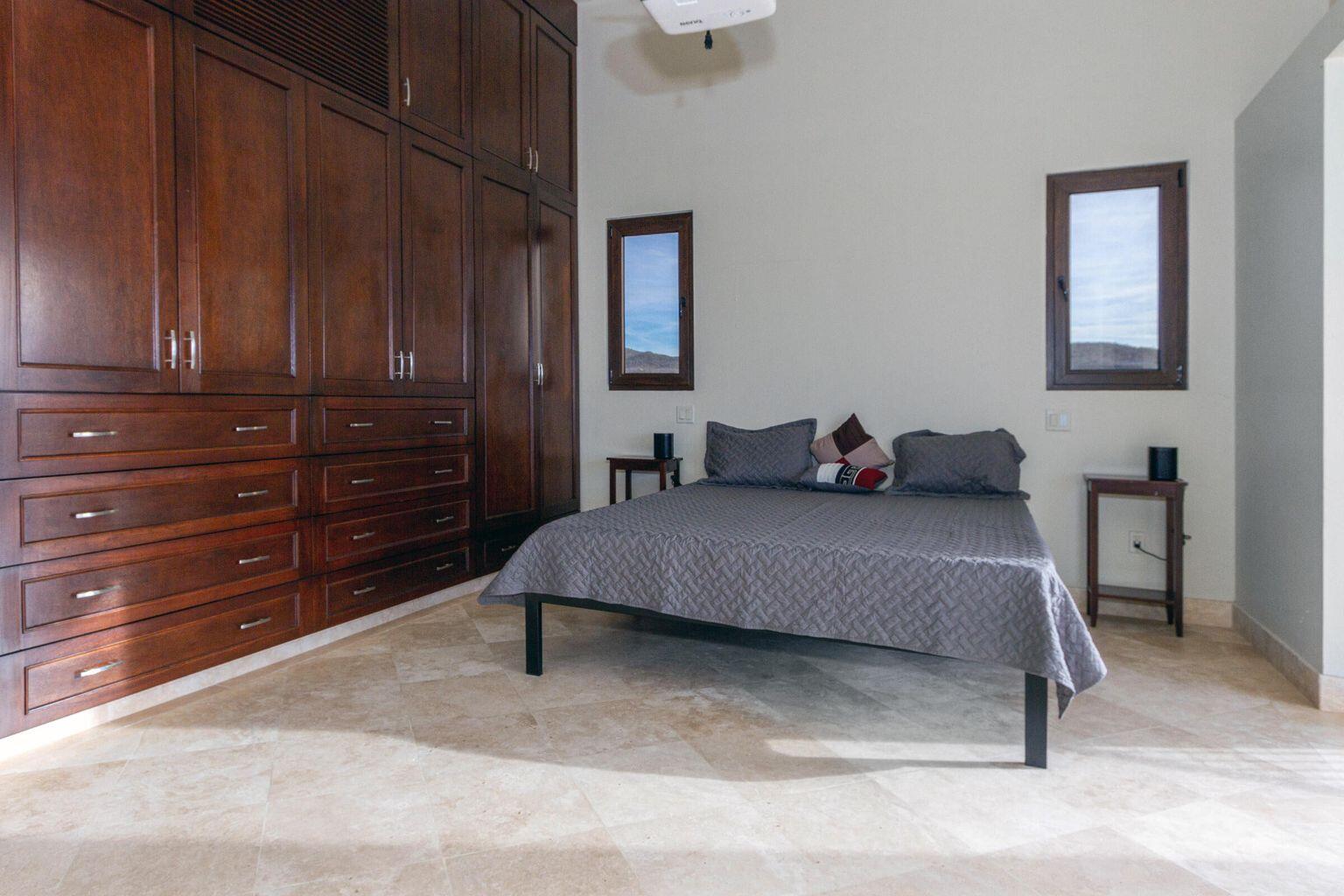 Paseo de Migrino, Casa Paz