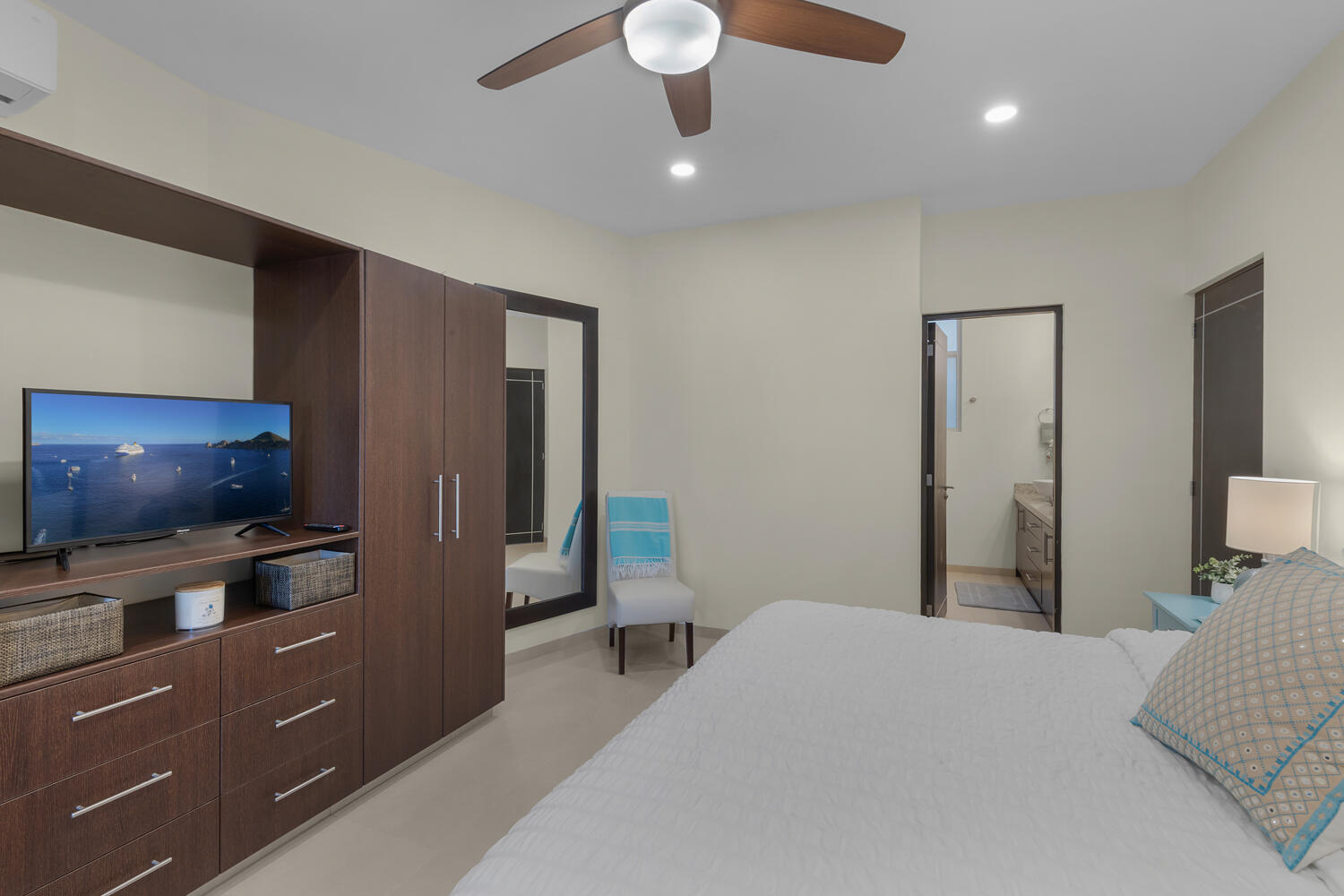 701 Camino bonito oriente, BLUE BAY PLUS