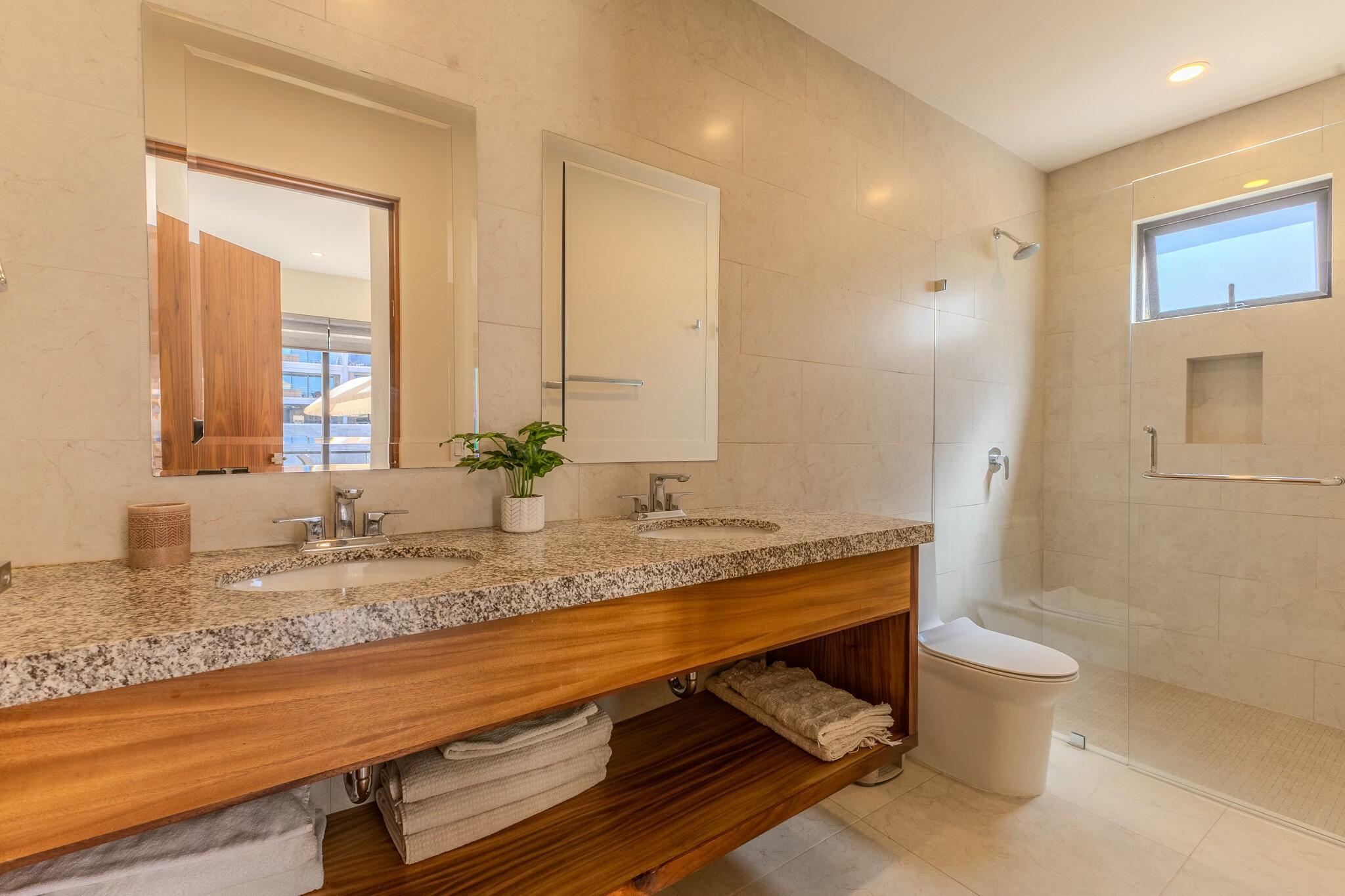 Vista Mare, Skycrest Sunset