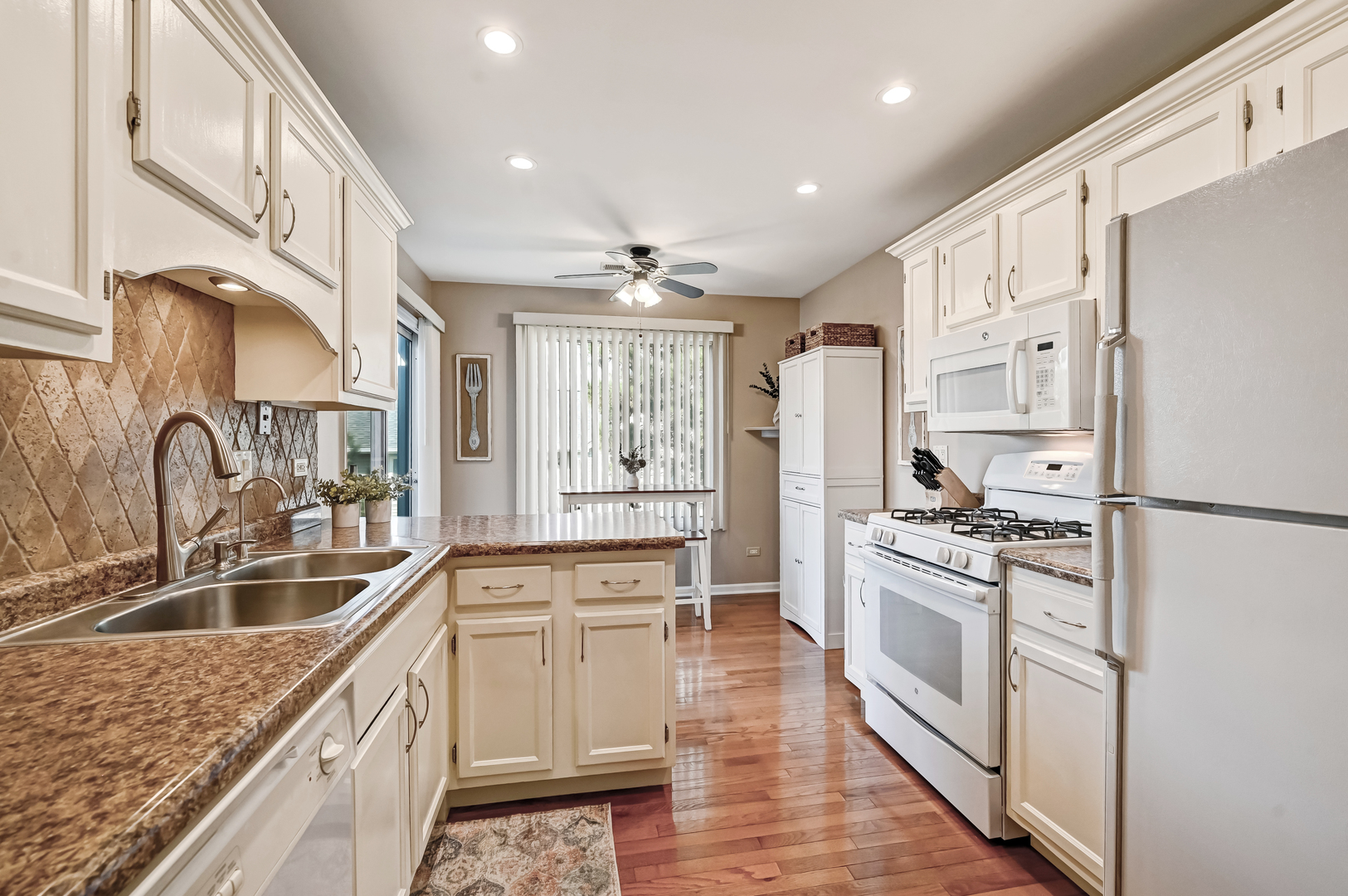 7000 Barrington Court Unit: 204