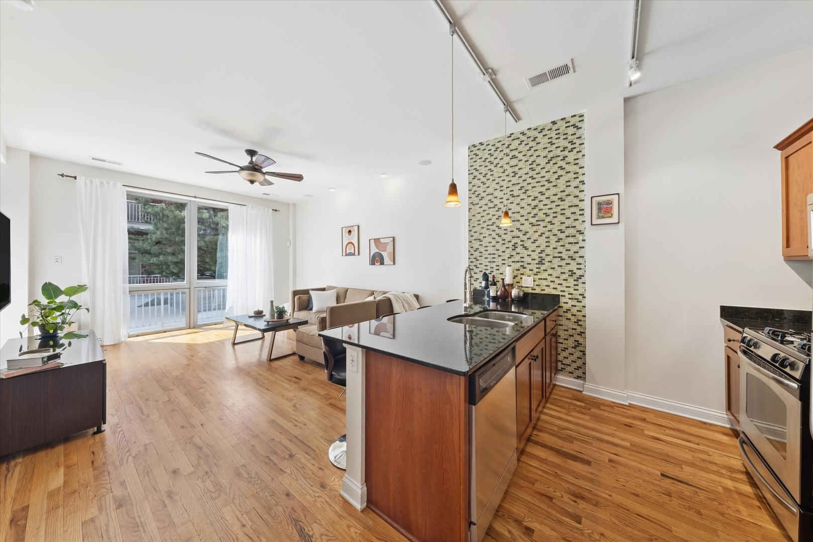 2025 S Indiana Avenue Unit: 209