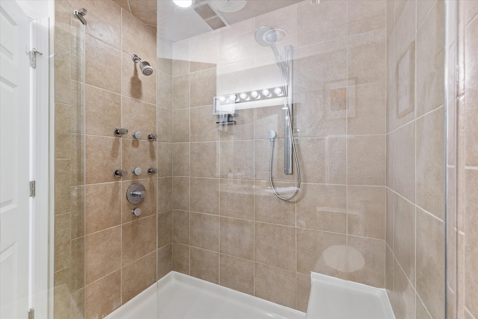 2025 S Indiana Avenue Unit: 209