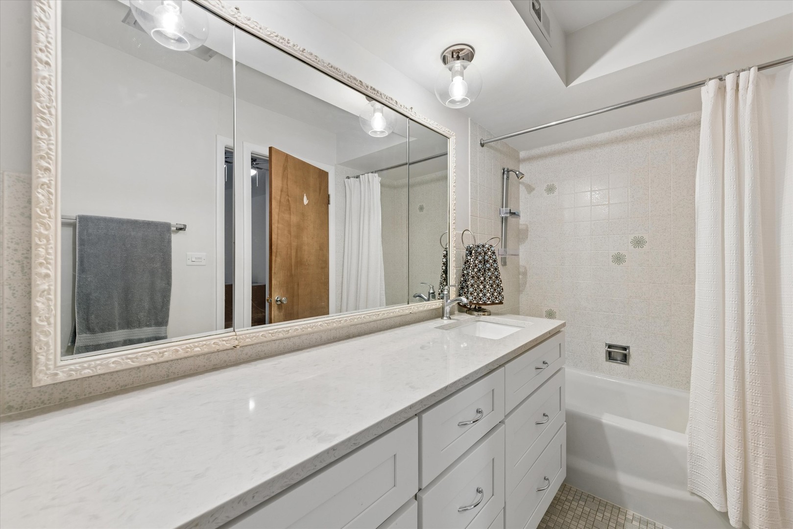 441 N Park Boulevard Unit: 4I