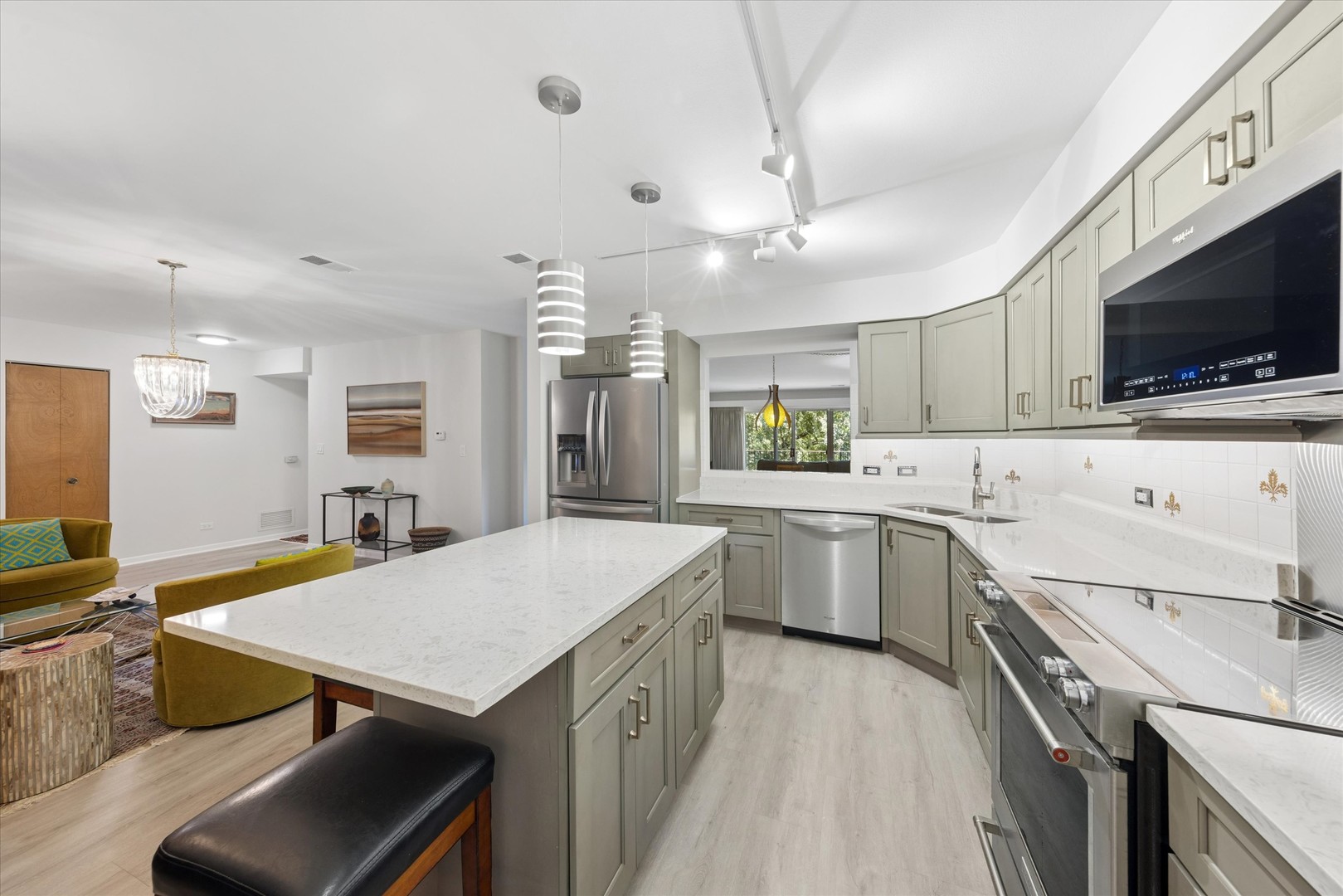 441 N Park Boulevard Unit: 4I