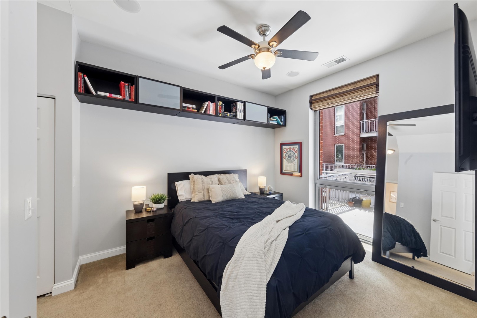 2025 S Indiana Avenue Unit: 209