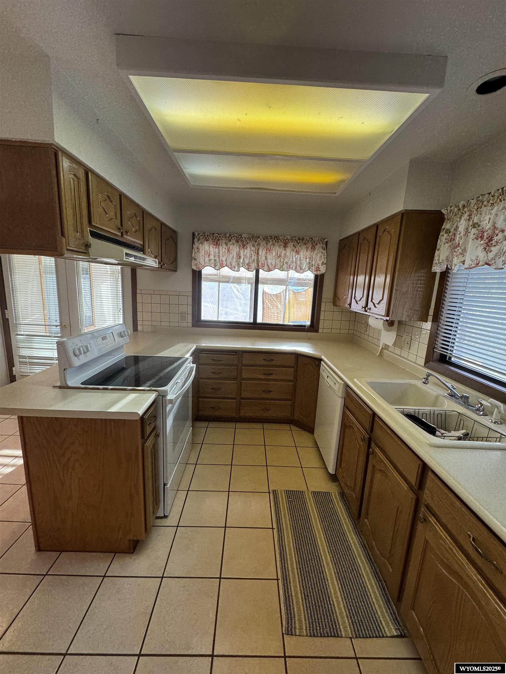 221 Rimrock Drive
