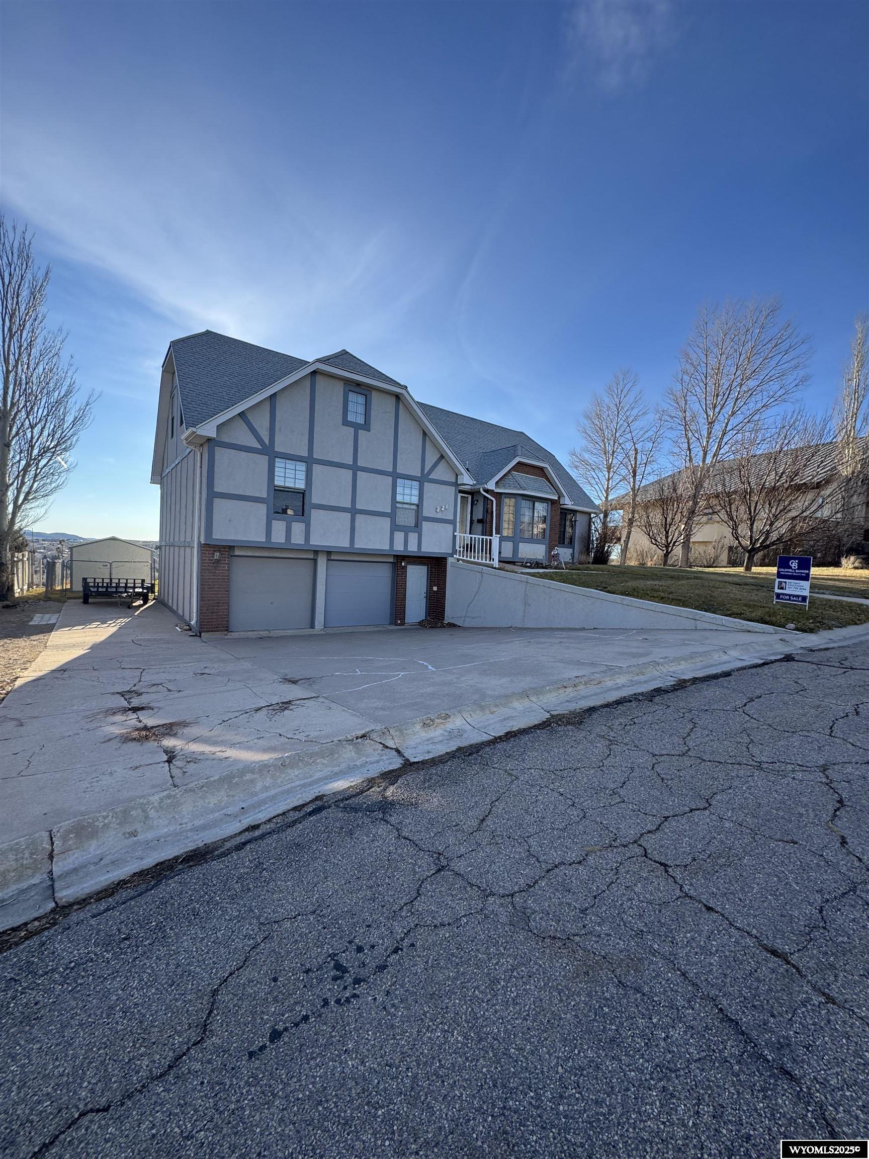 221 Rimrock Drive