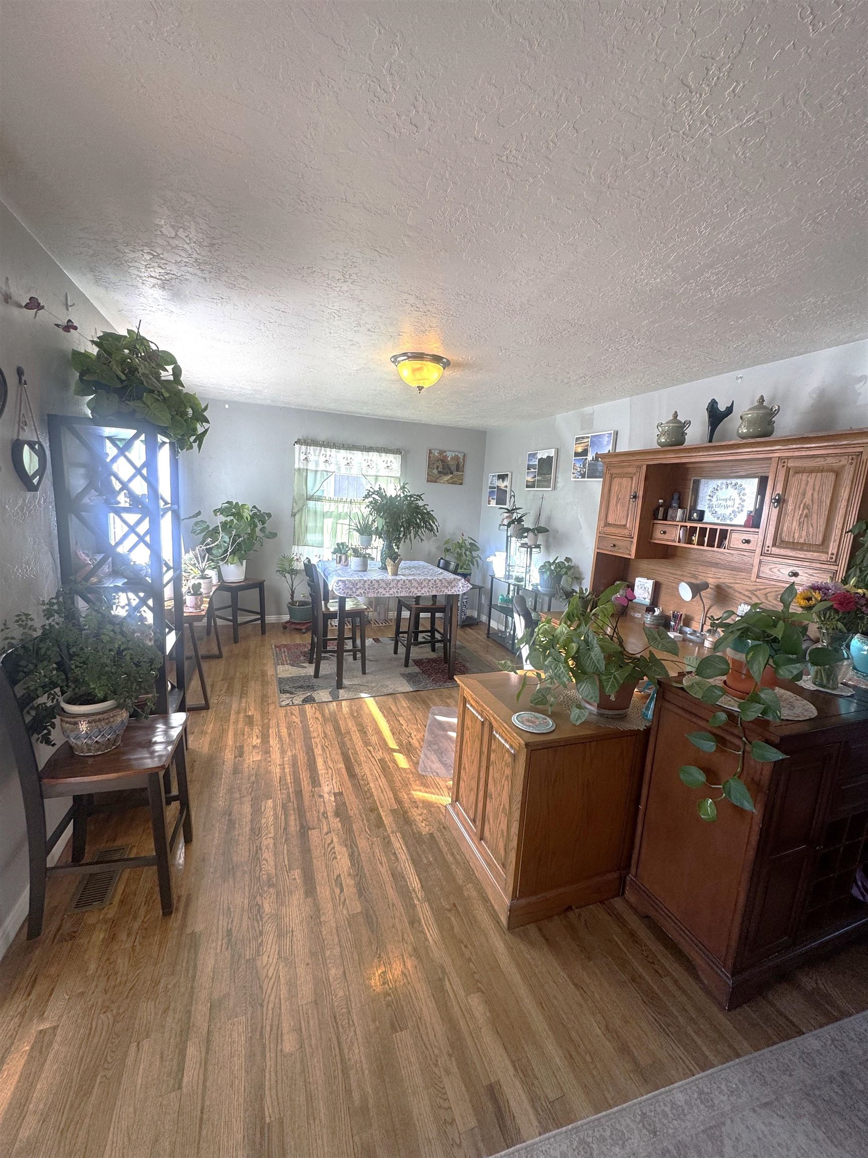 1616 W Center Street