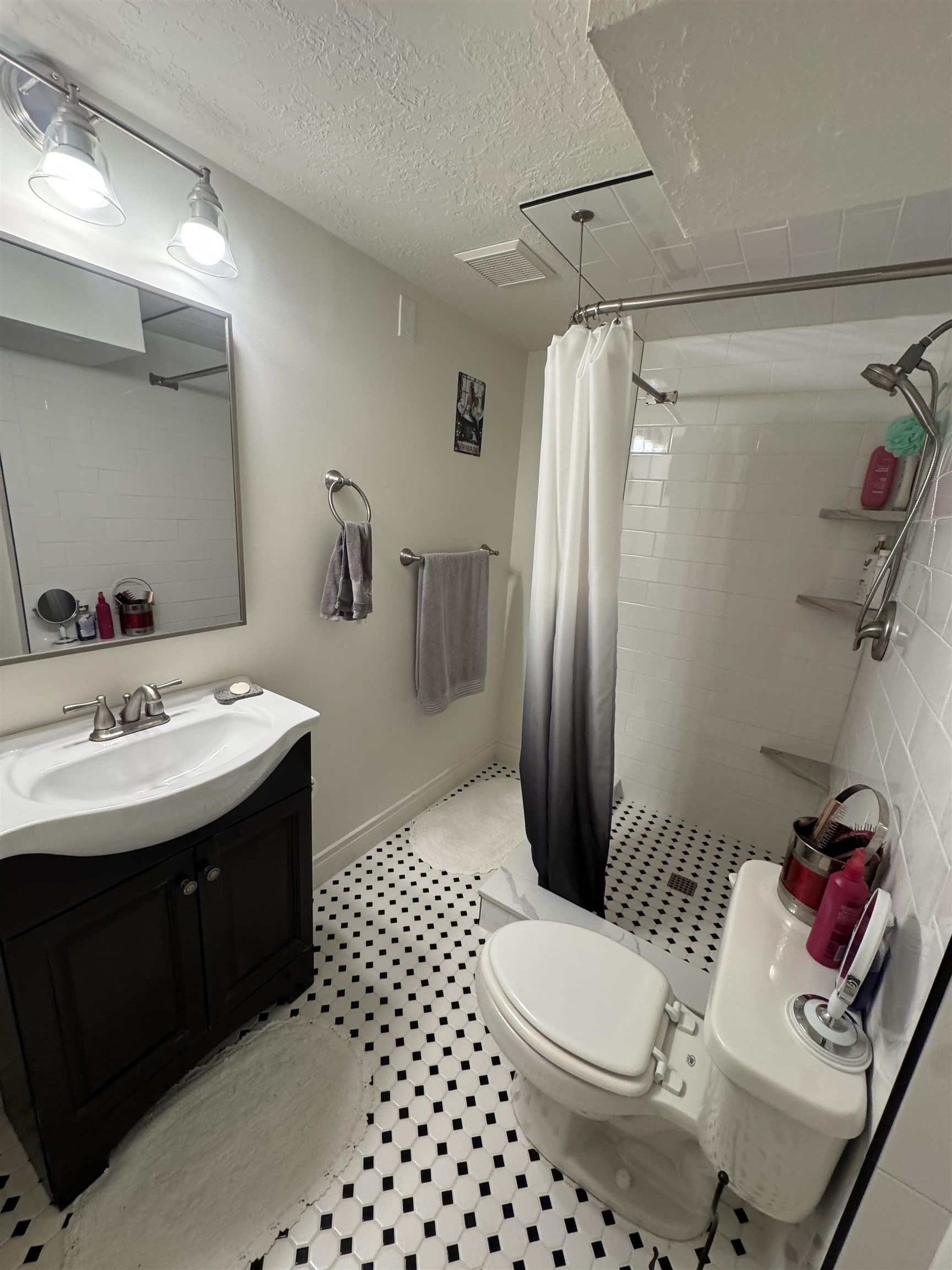 1616 W Center Street