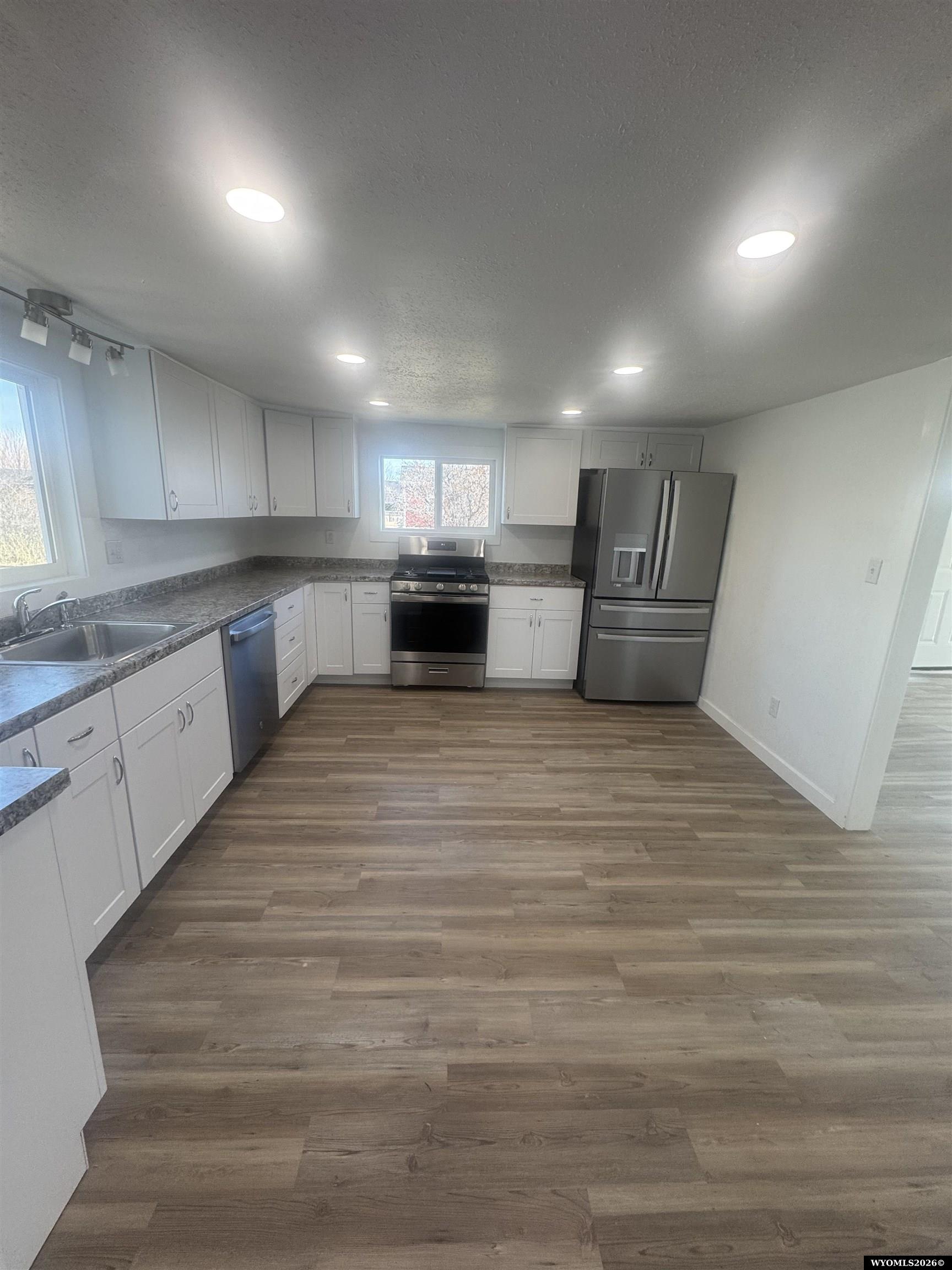 325 Ponderosa Place
