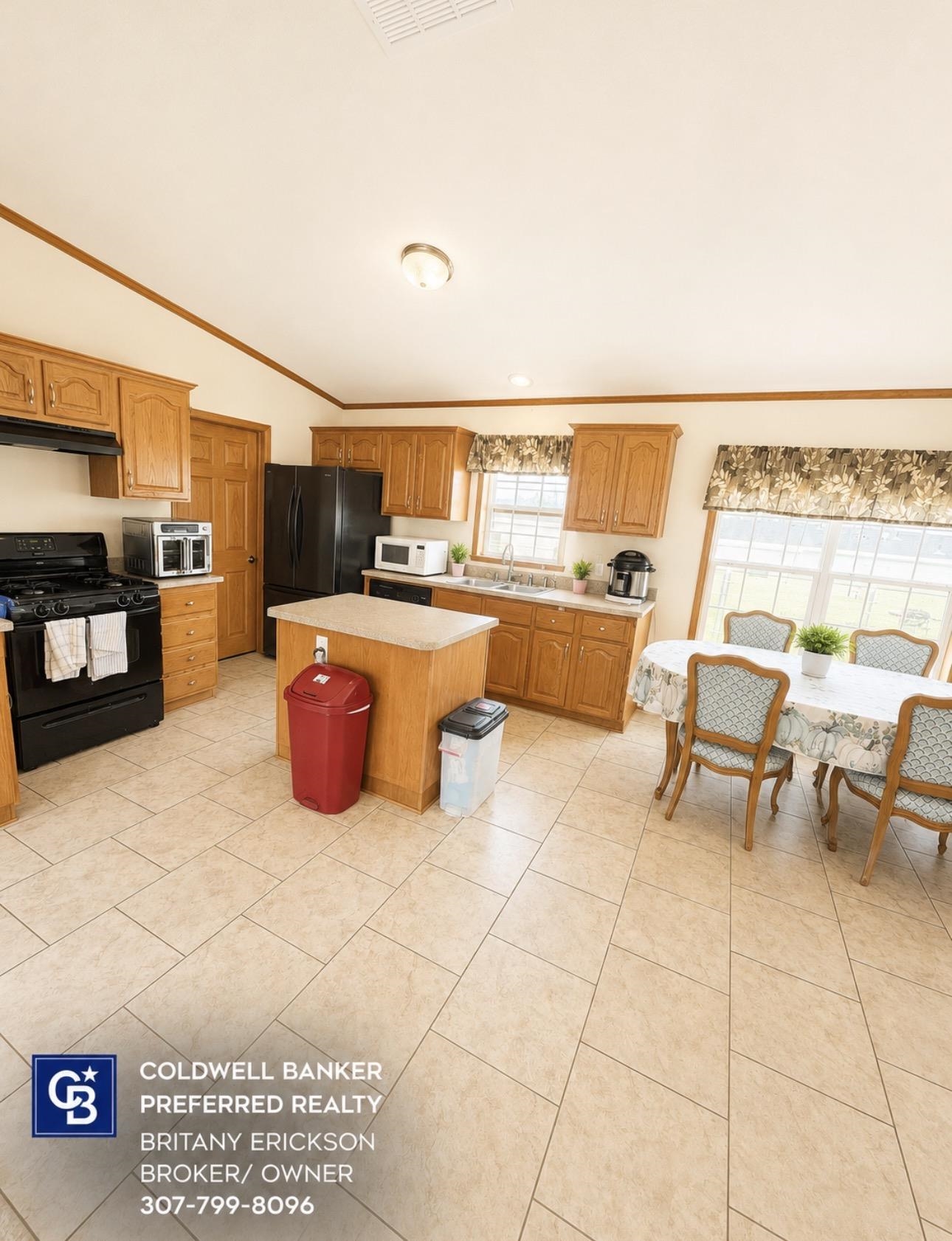 305 305 Green River