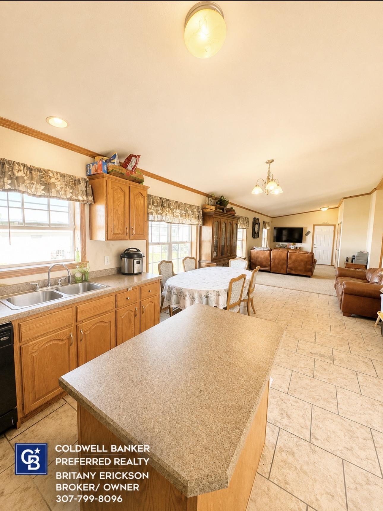 305 305 Green River