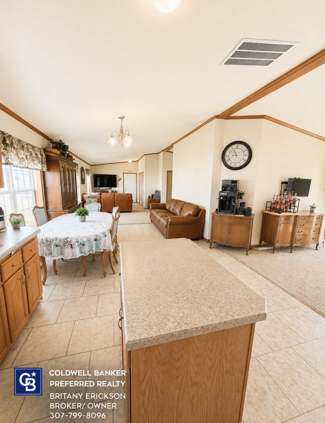 305 305 Green River