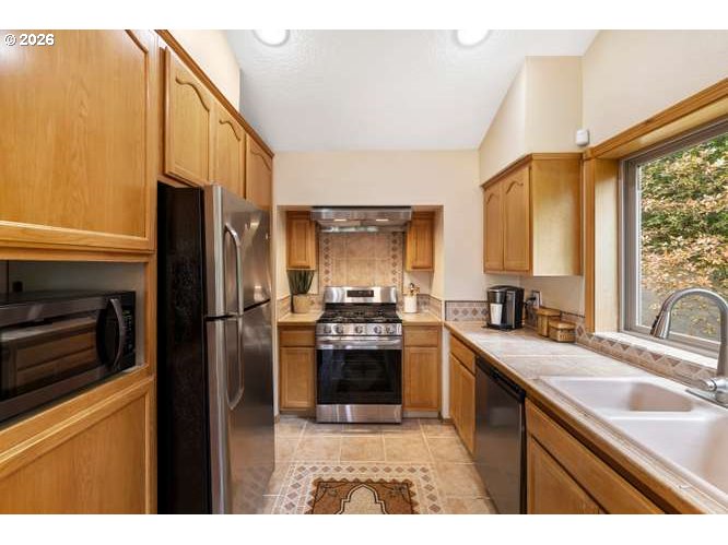 10585 BEUTEL RD