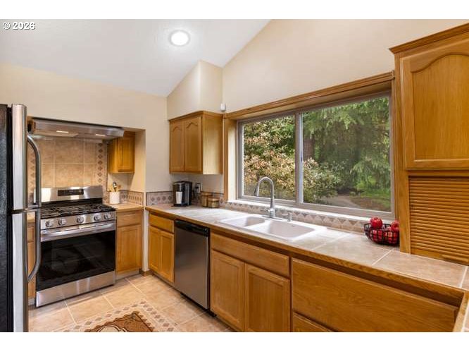 10585 BEUTEL RD