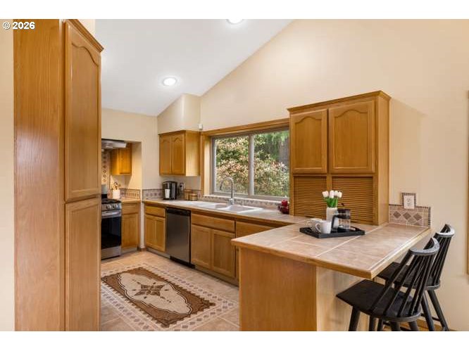 10585 BEUTEL RD