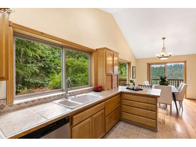 10585 BEUTEL RD