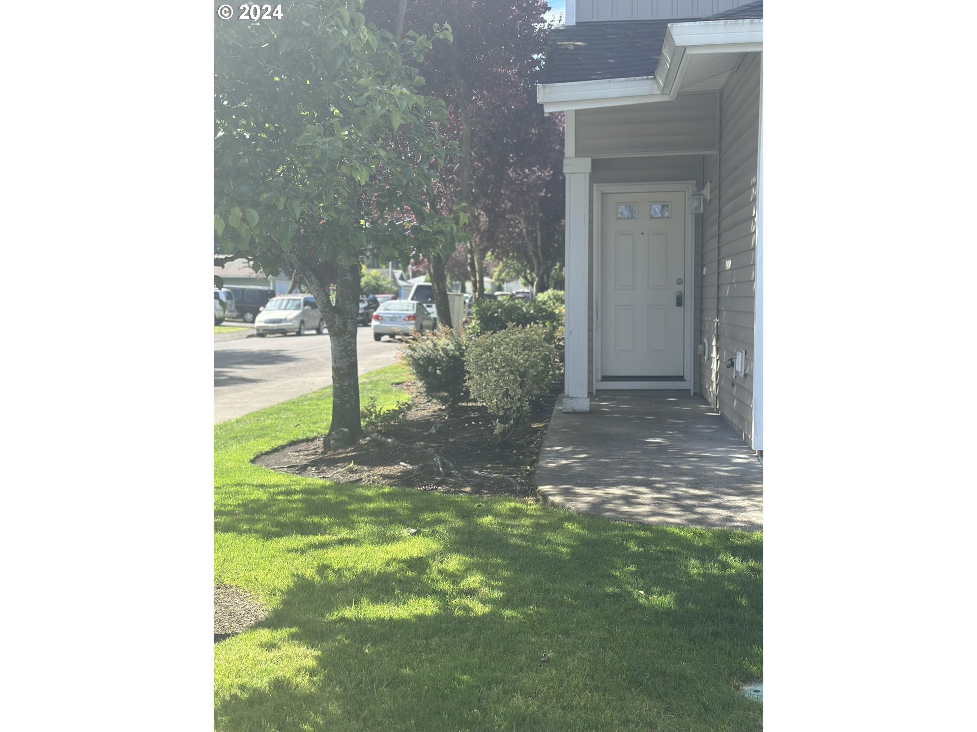 1825 NE 90TH CIR