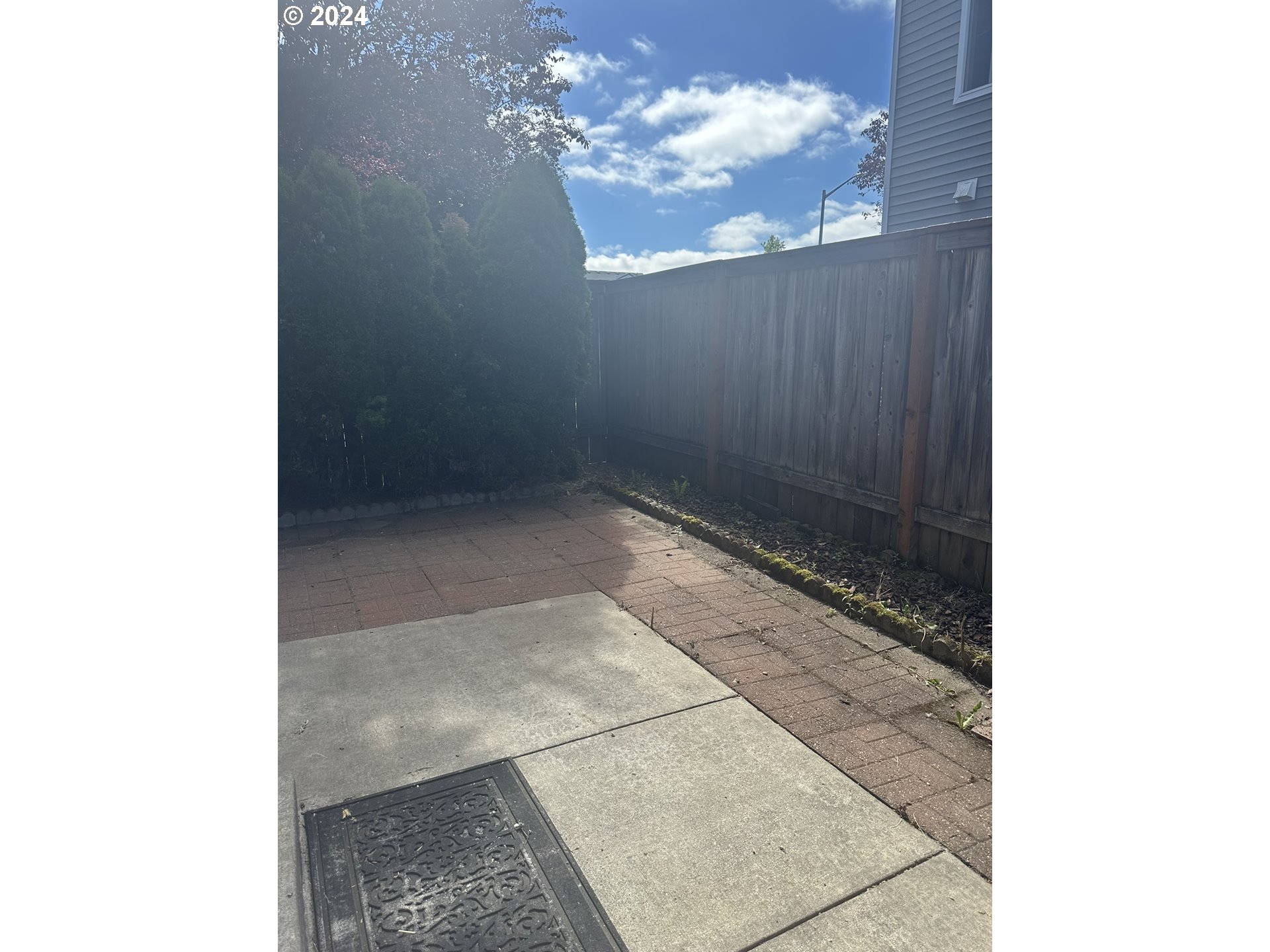 1825 NE 90TH CIR