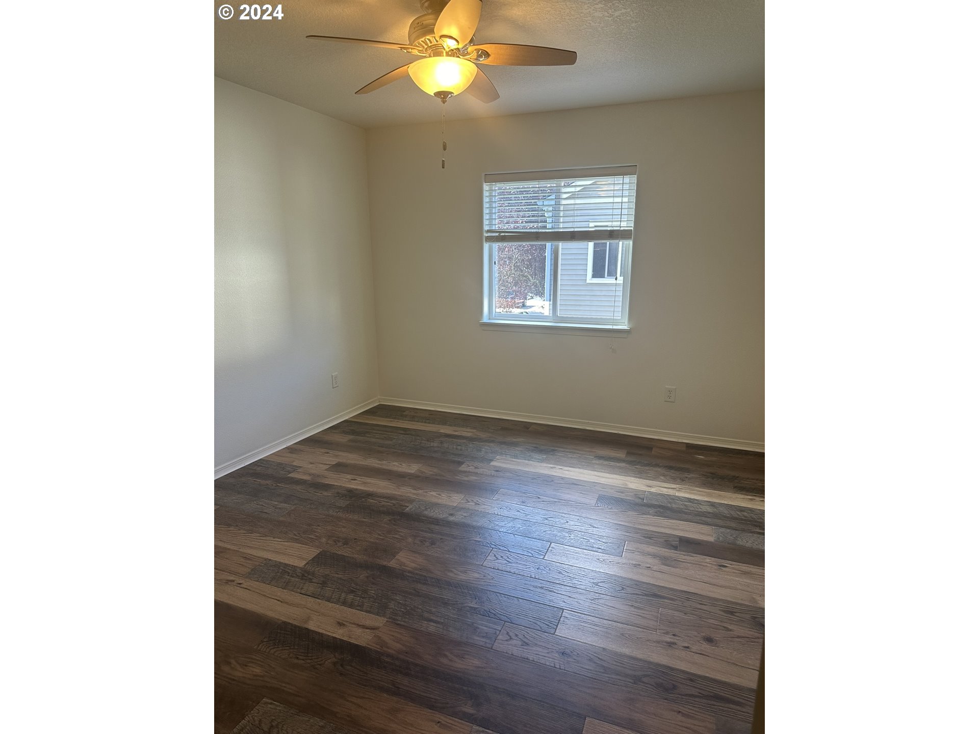 1825 NE 90TH CIR