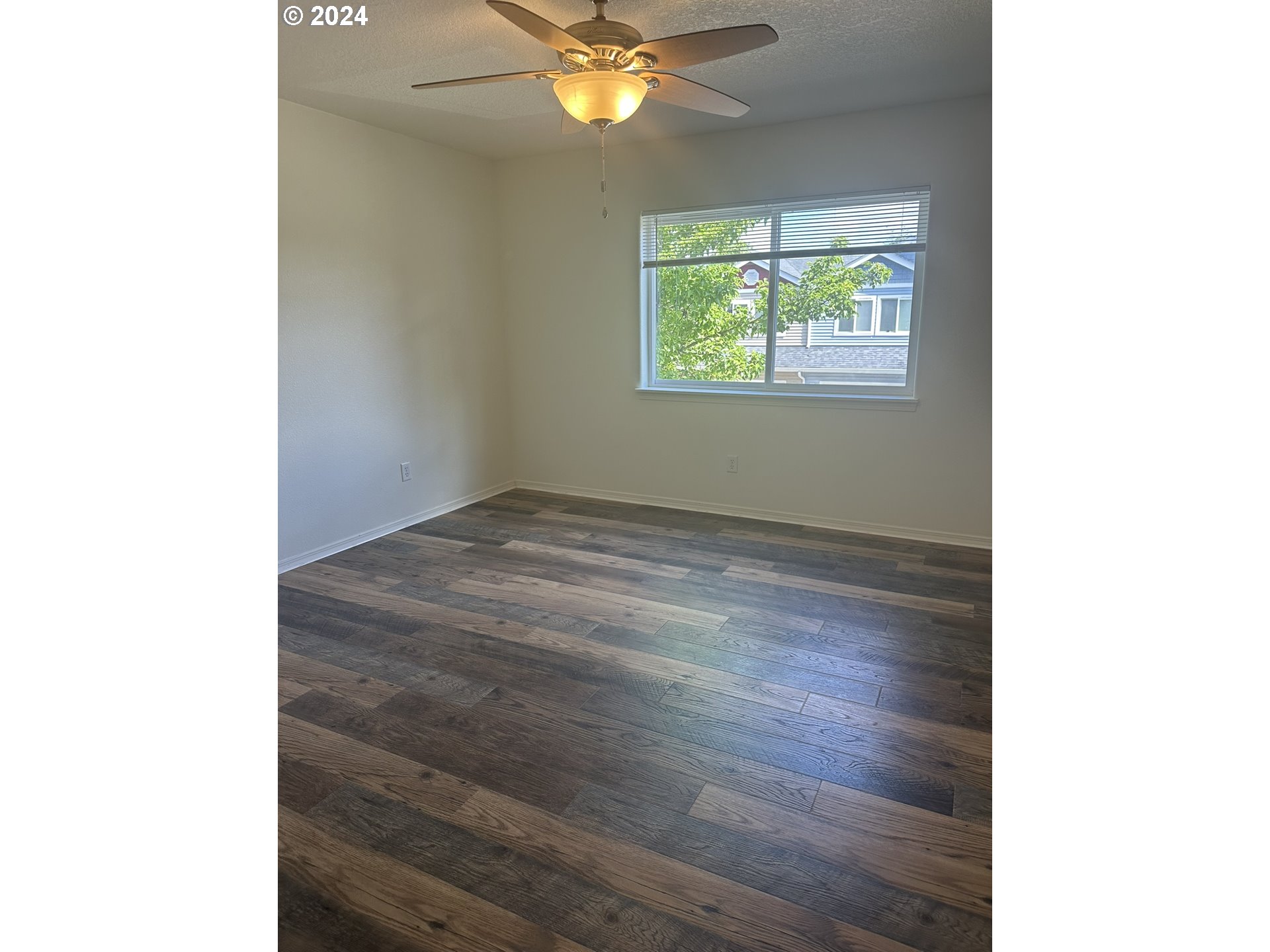 1825 NE 90TH CIR