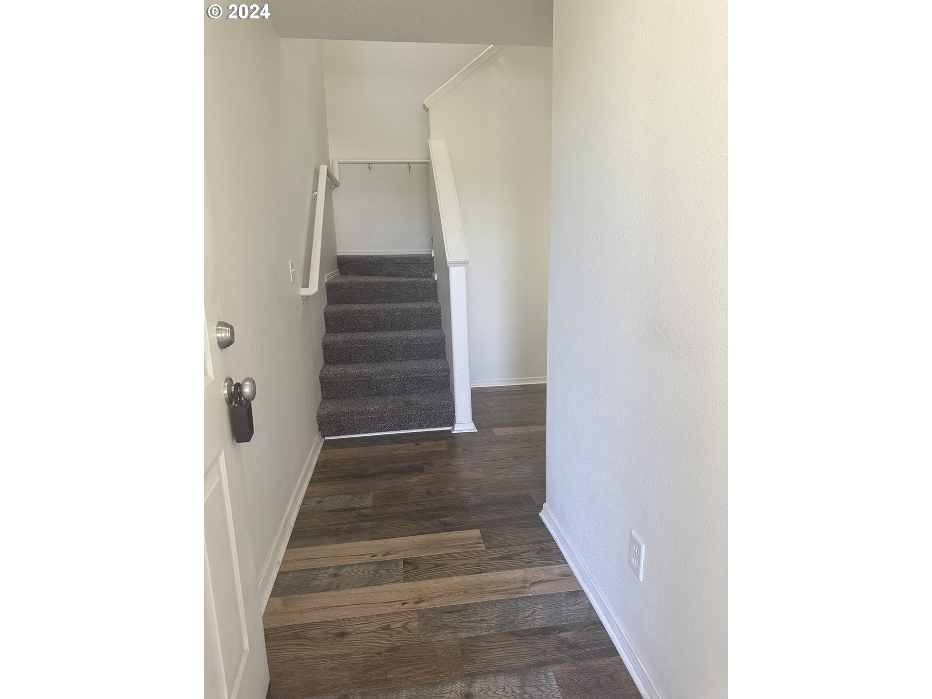 1825 NE 90TH CIR