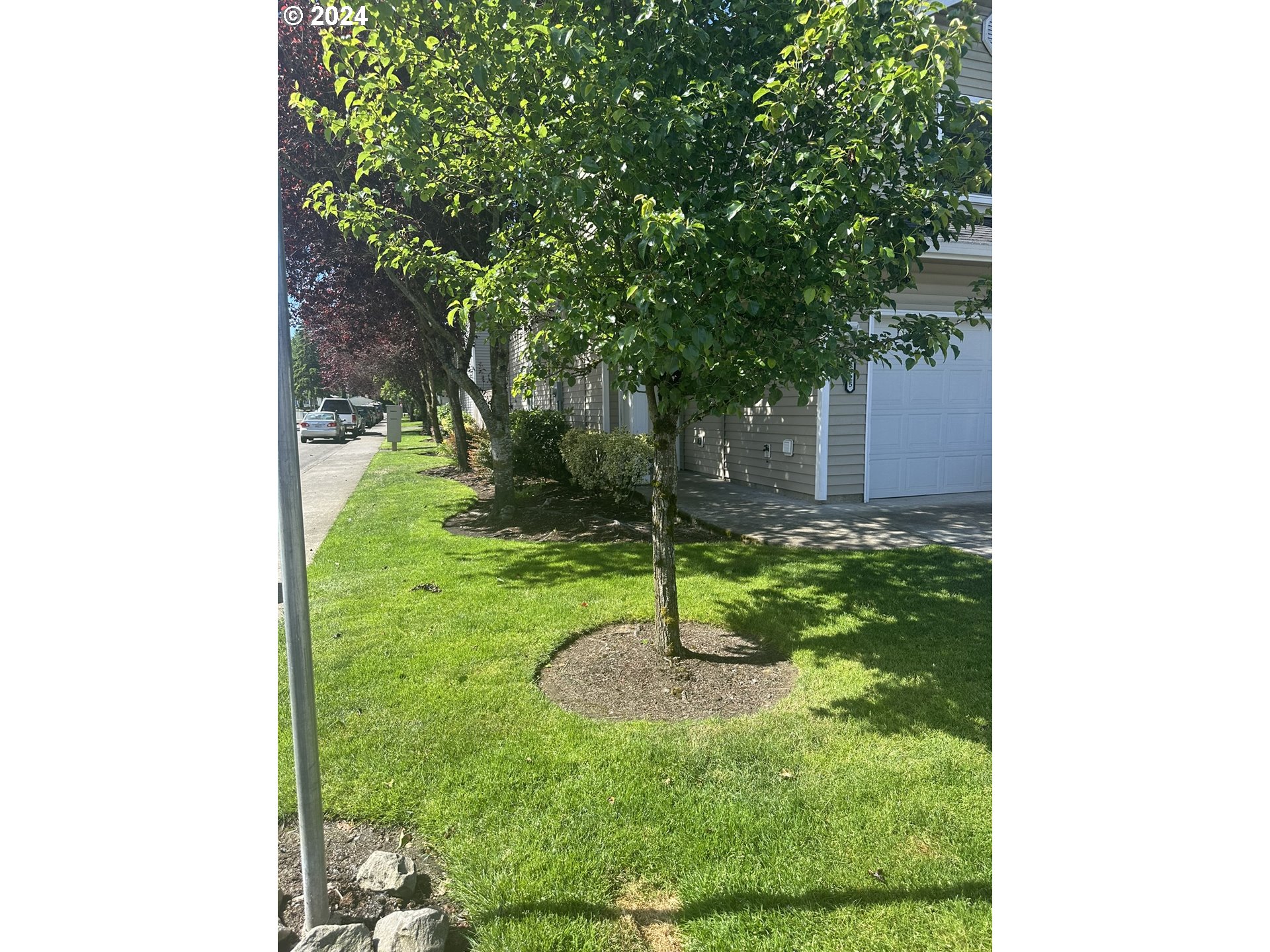 1825 NE 90TH CIR