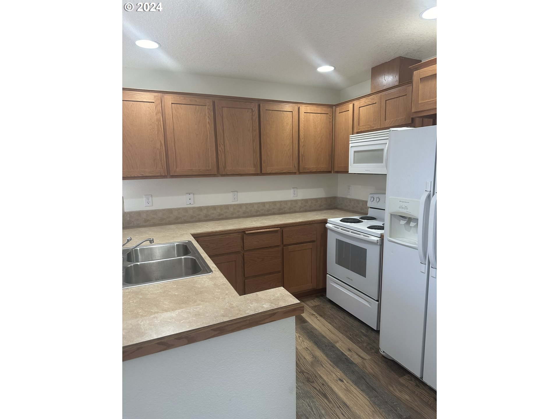 1825 NE 90TH CIR