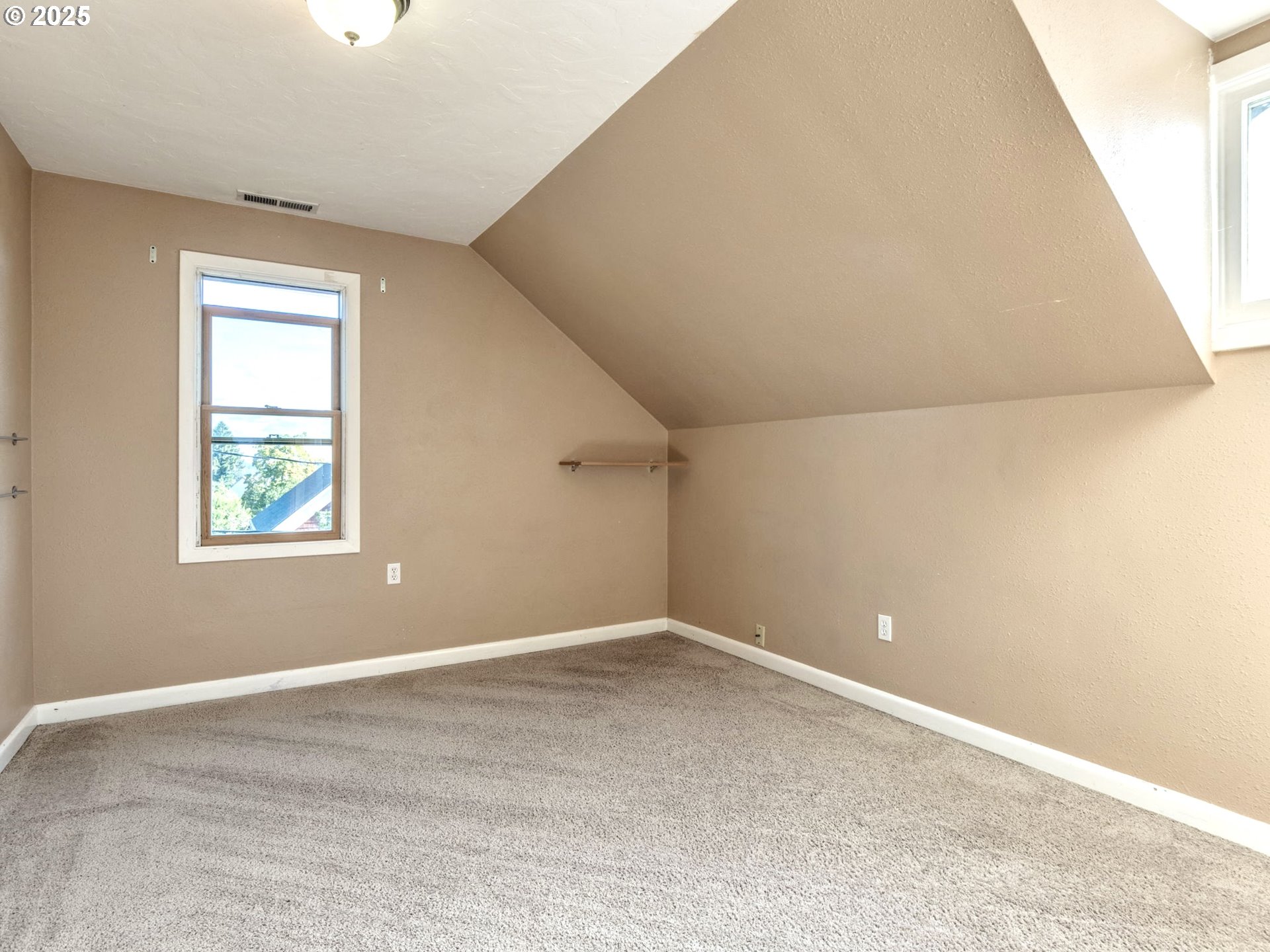 410 LOGUS ST