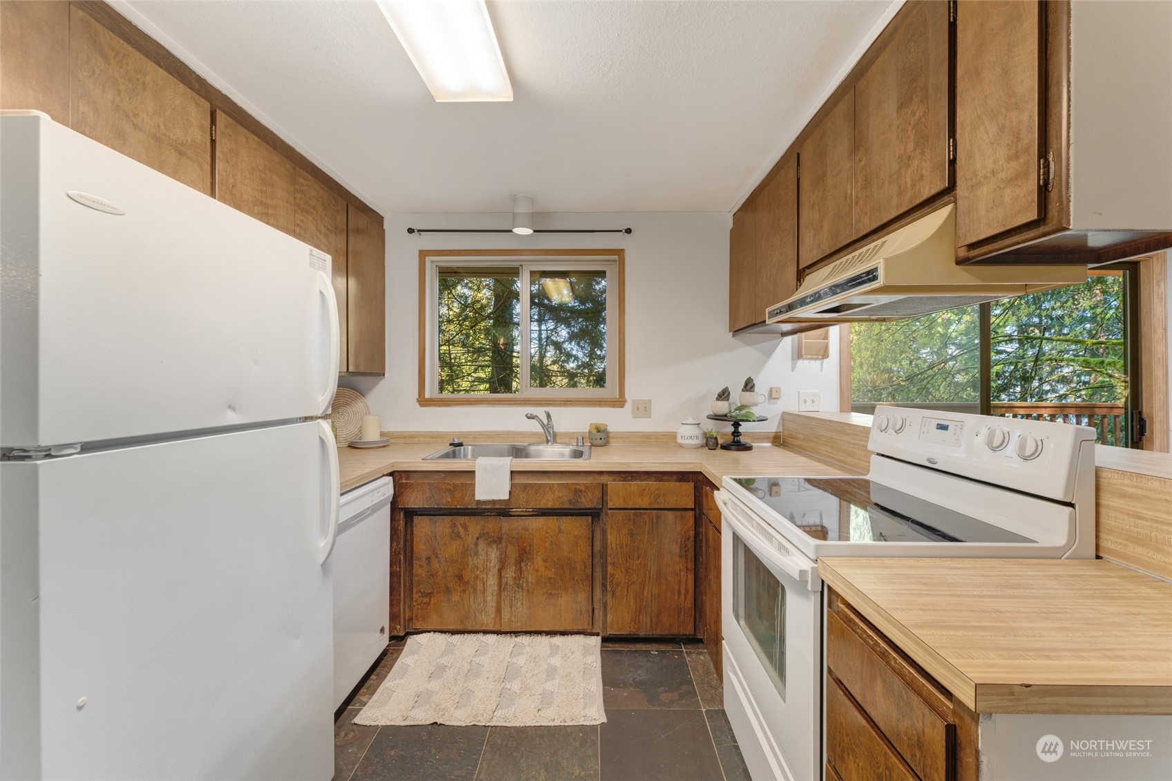 82 Grand View Lane