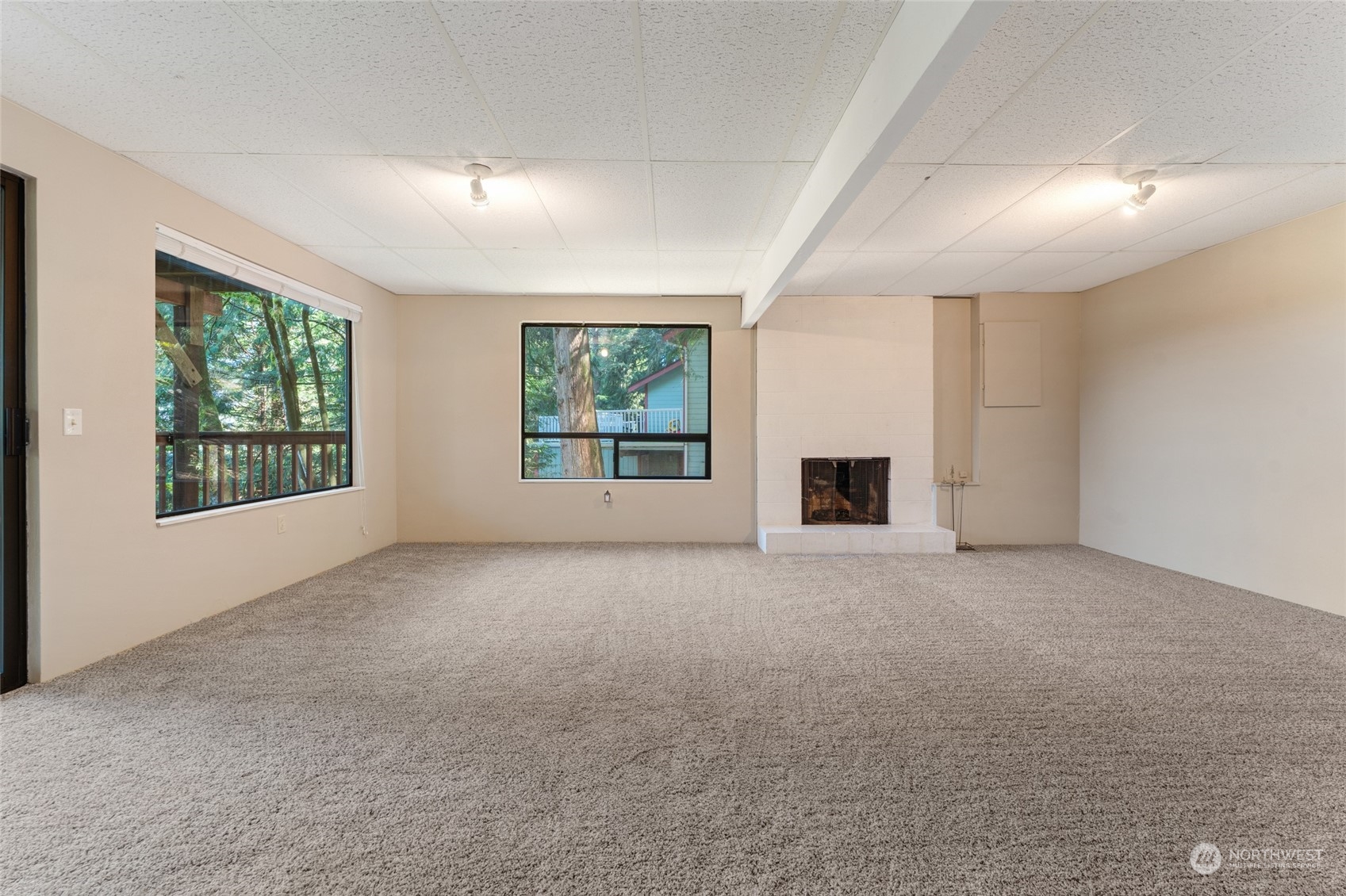 82 Grand View Lane