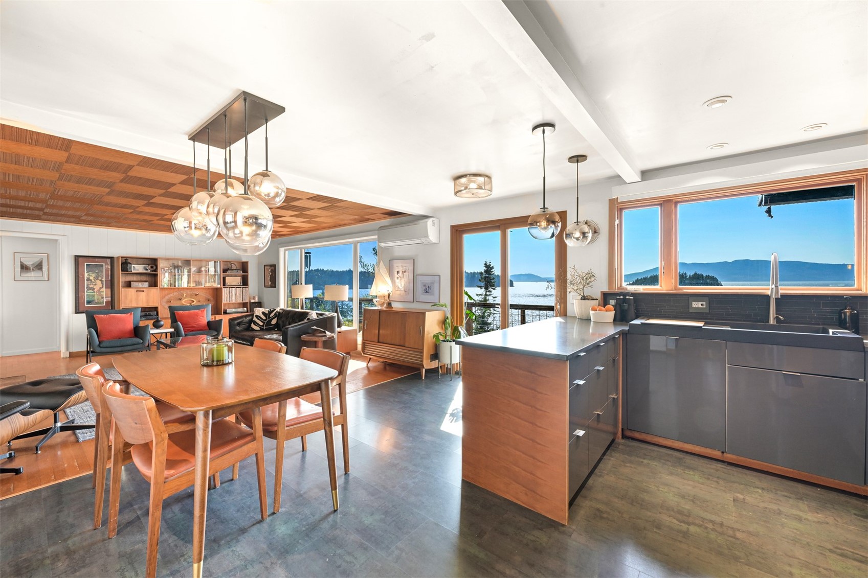 1035 Chuckanut Drive