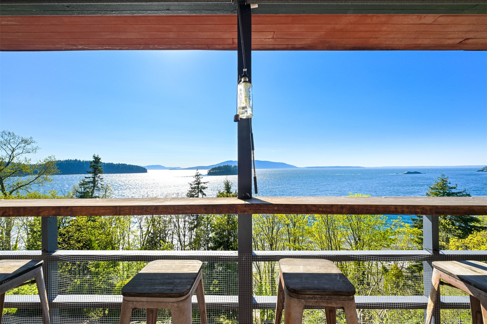 1035 Chuckanut Drive