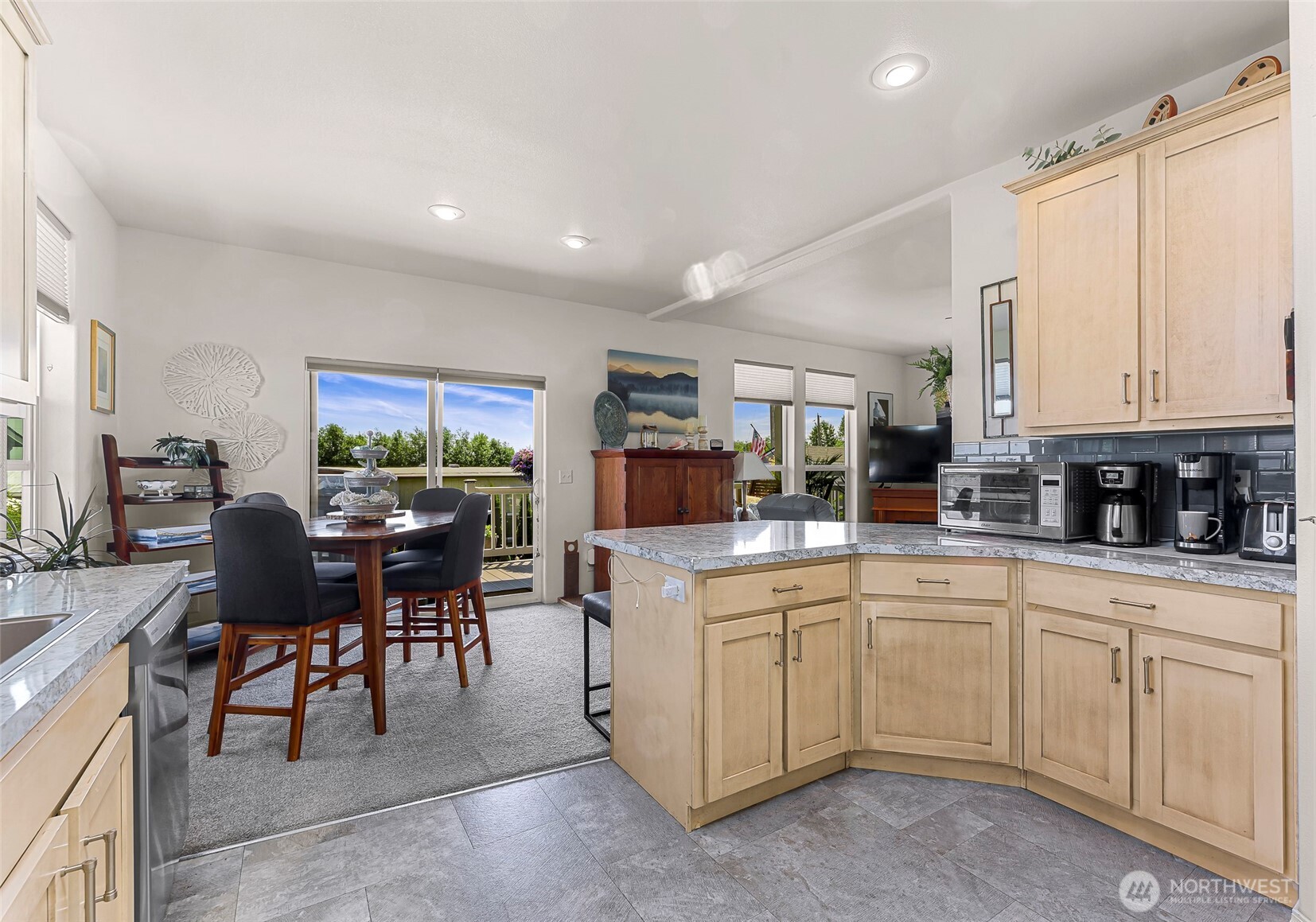 8412 Richard Way