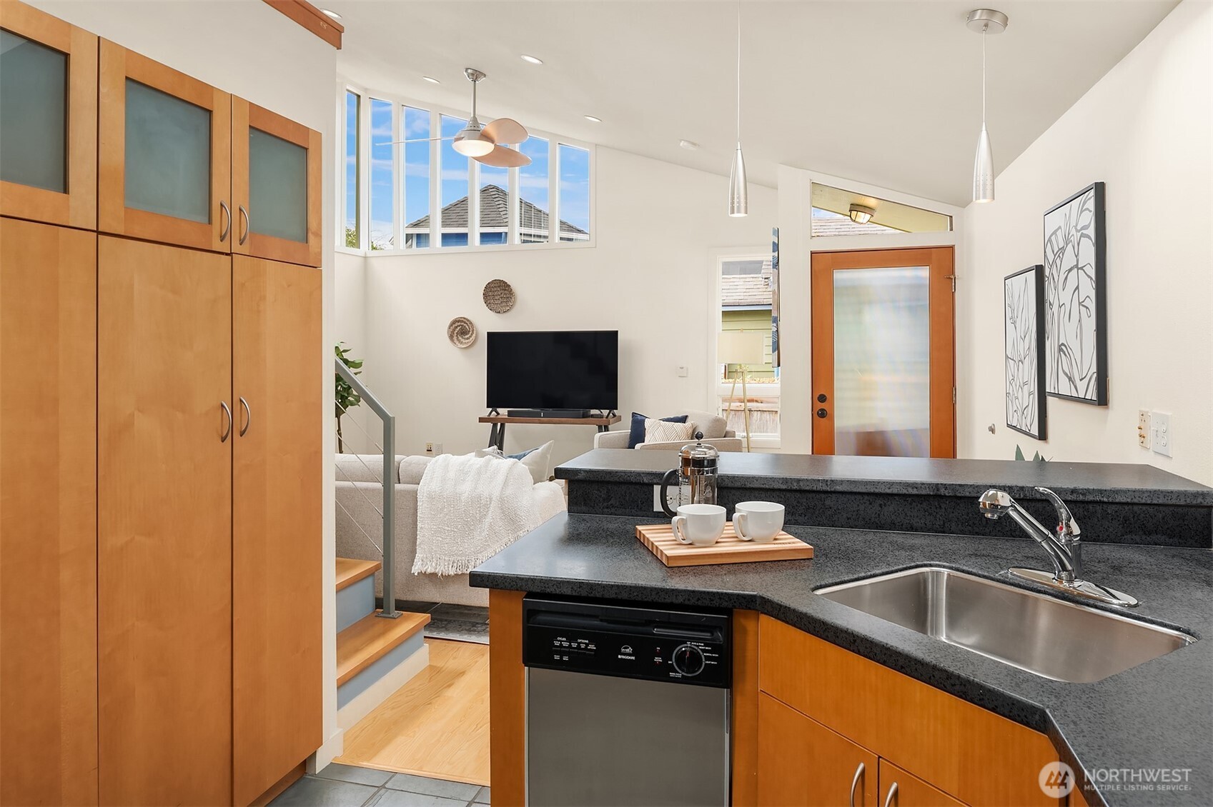 2420 Westlake Avenue N Unit: 11