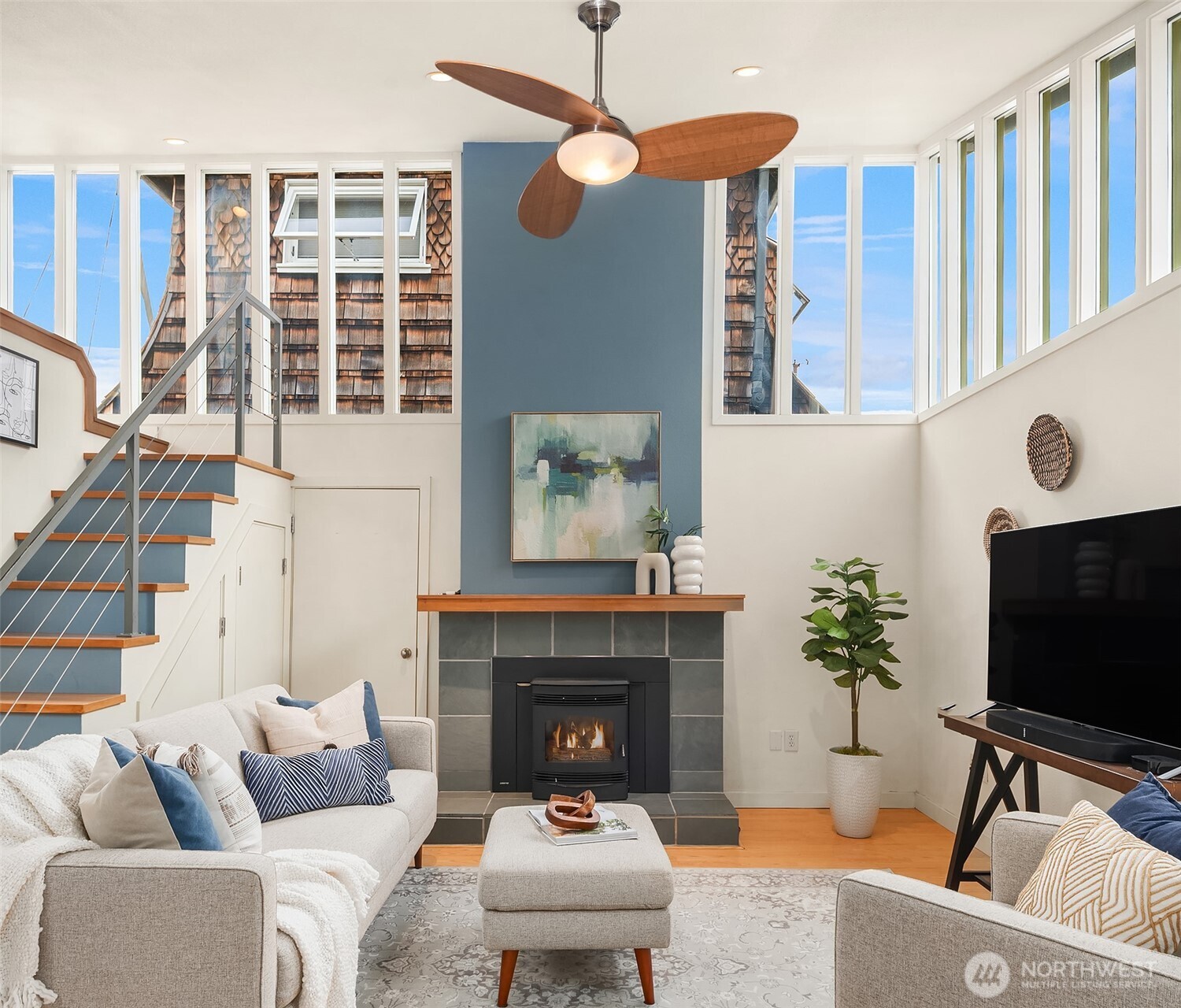 2420 Westlake Avenue N Unit: 11