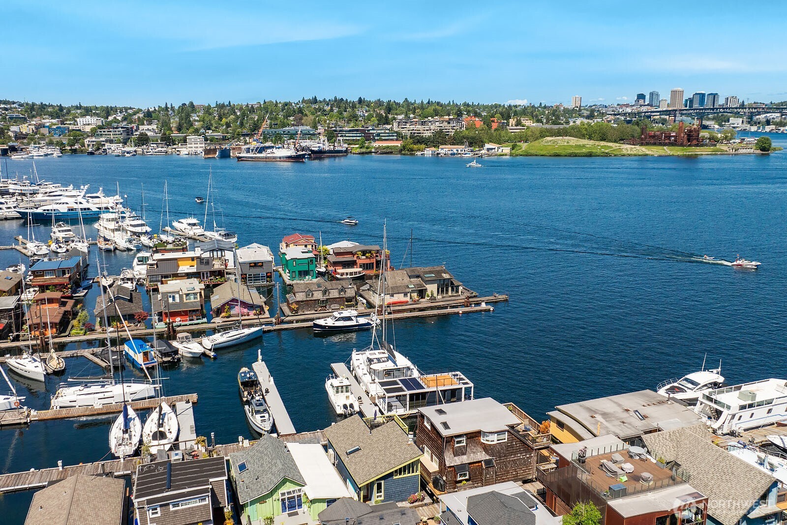 2420 Westlake Avenue N Unit: 11