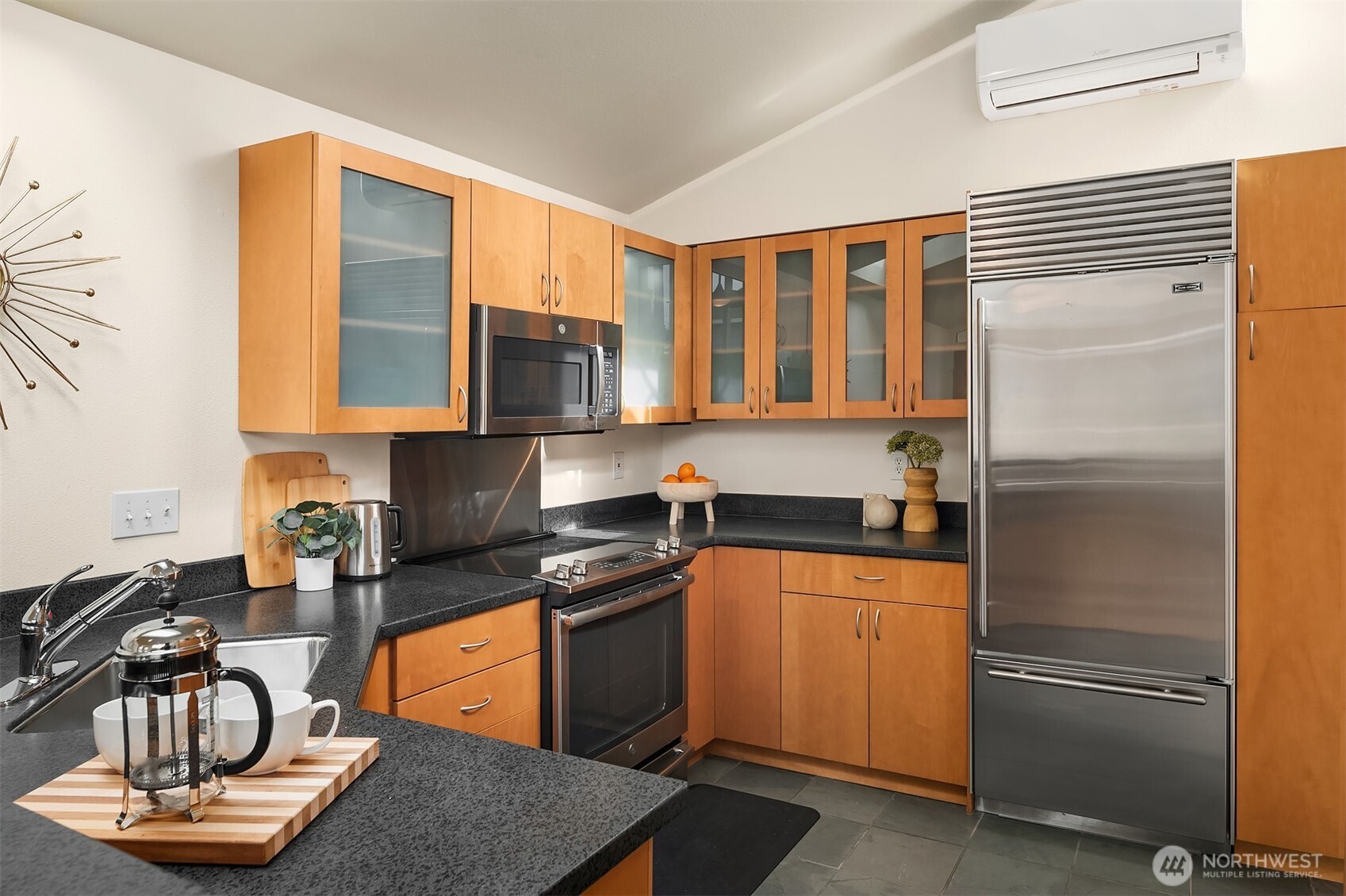 2420 Westlake Avenue N Unit: 11