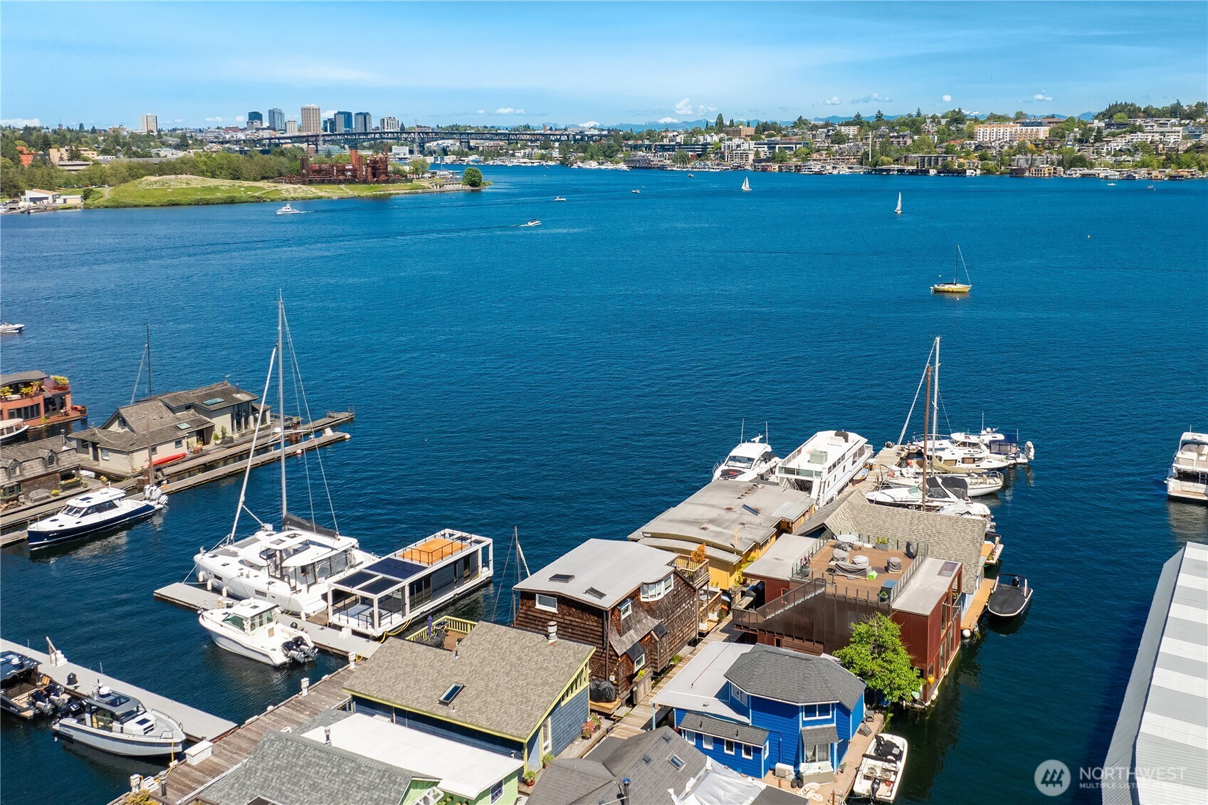 2420 Westlake Avenue N Unit: 11