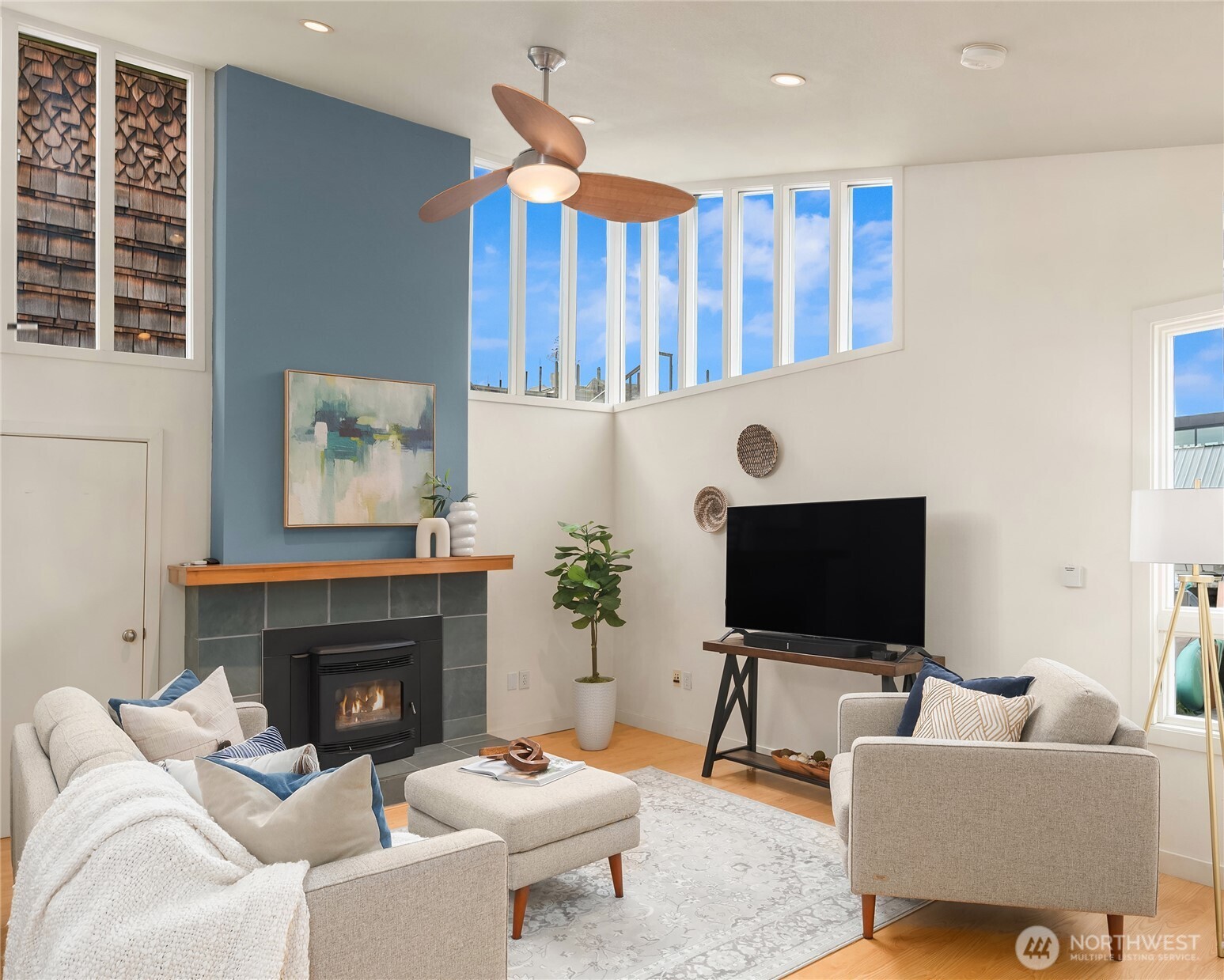 2420 Westlake Avenue N Unit: 11