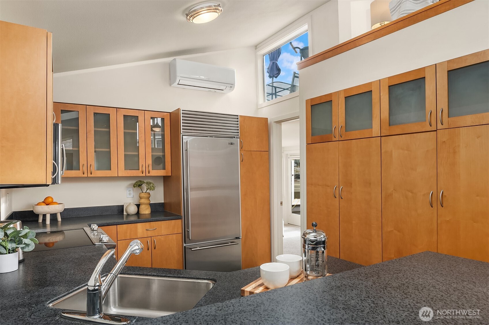 2420 Westlake Avenue N Unit: 11