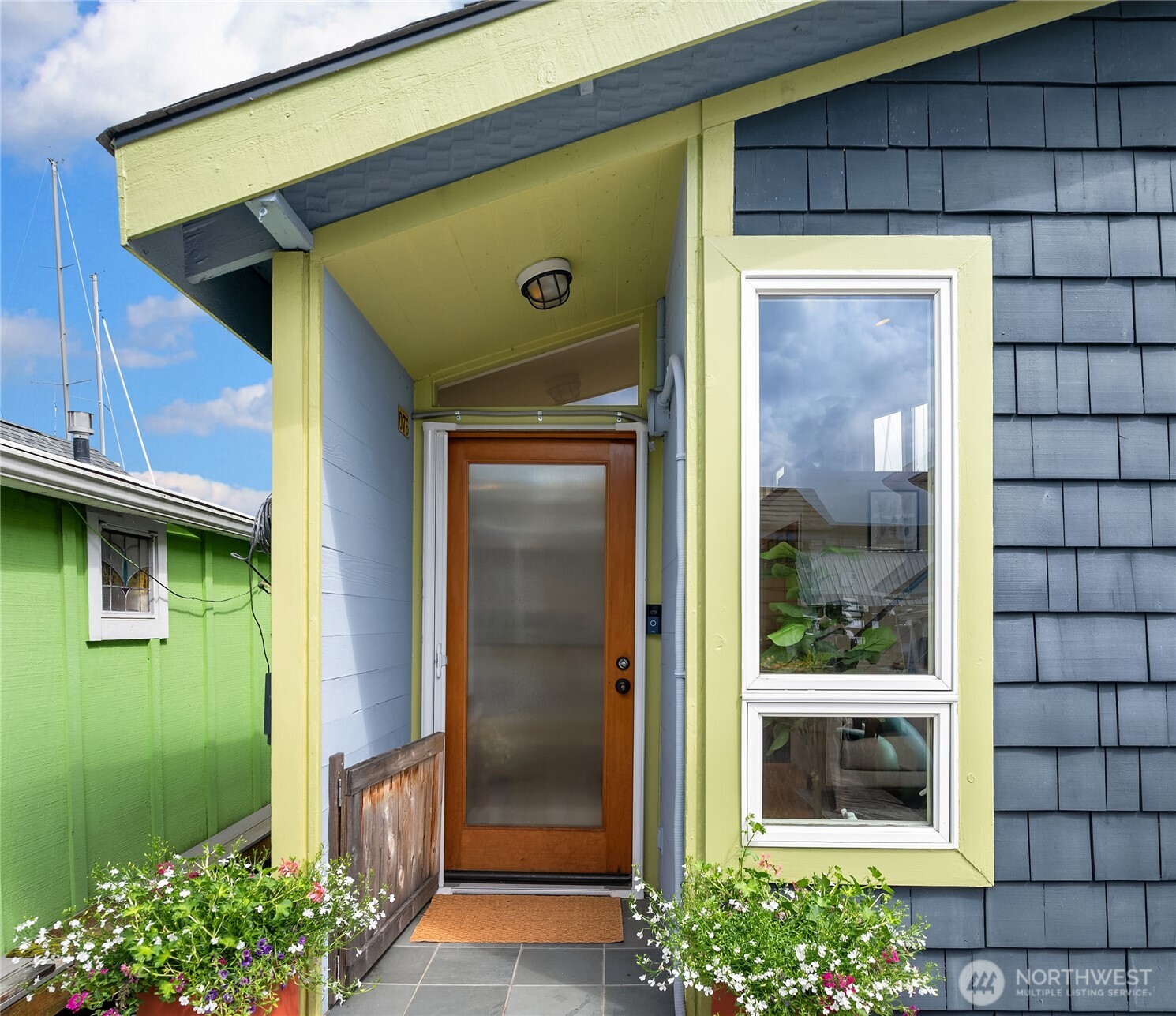 2420 Westlake Avenue N Unit: 11