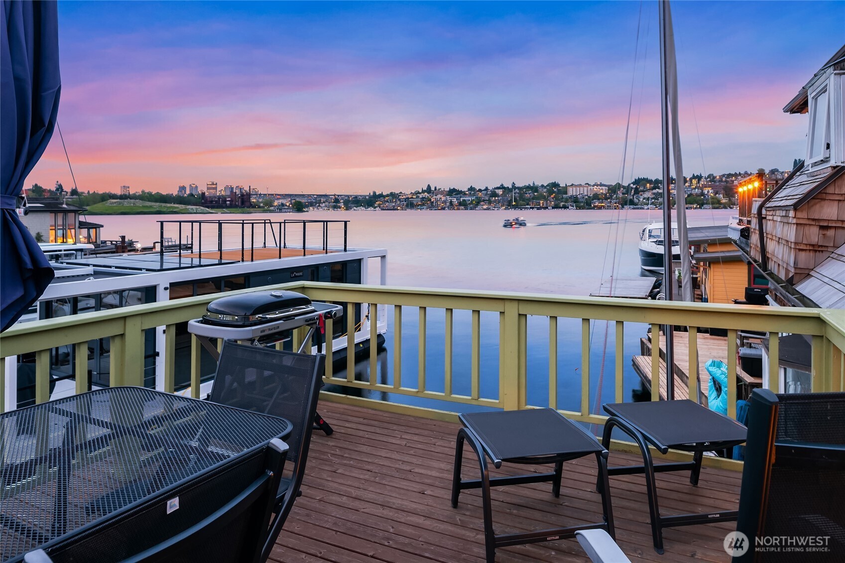2420 Westlake Avenue N Unit: 11