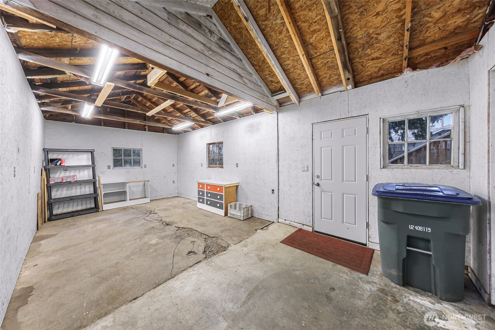 1420 E Maplewood Avenue