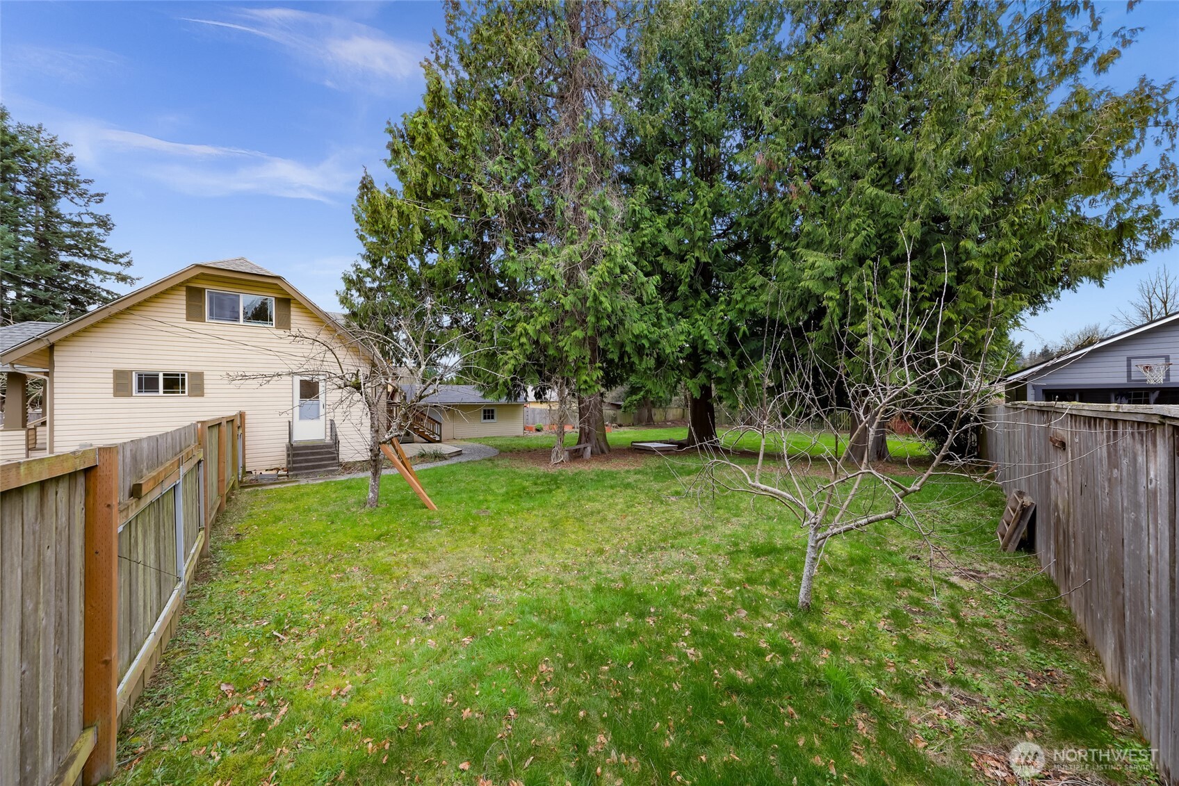1420 E Maplewood Avenue