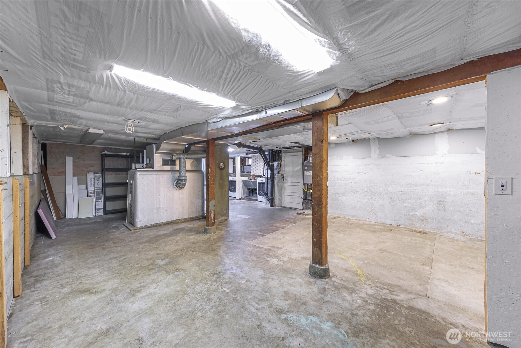 1420 E Maplewood Avenue