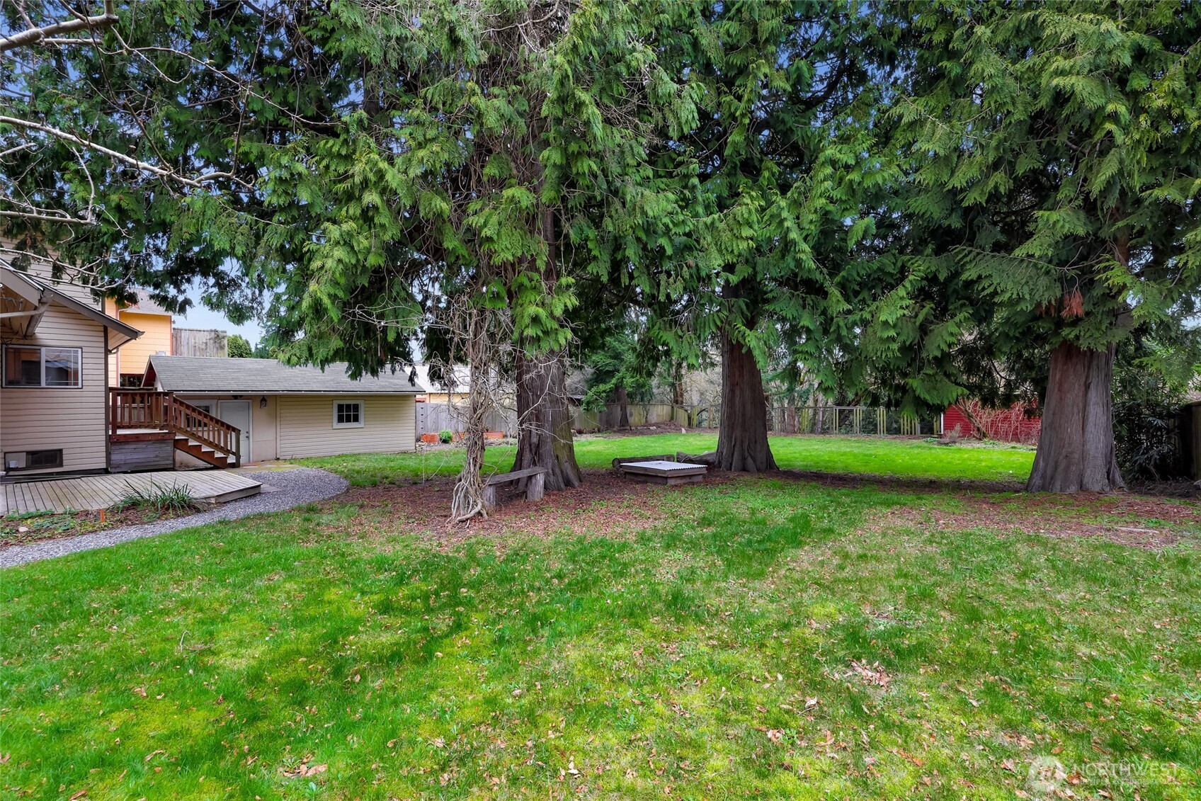 1420 E Maplewood Avenue