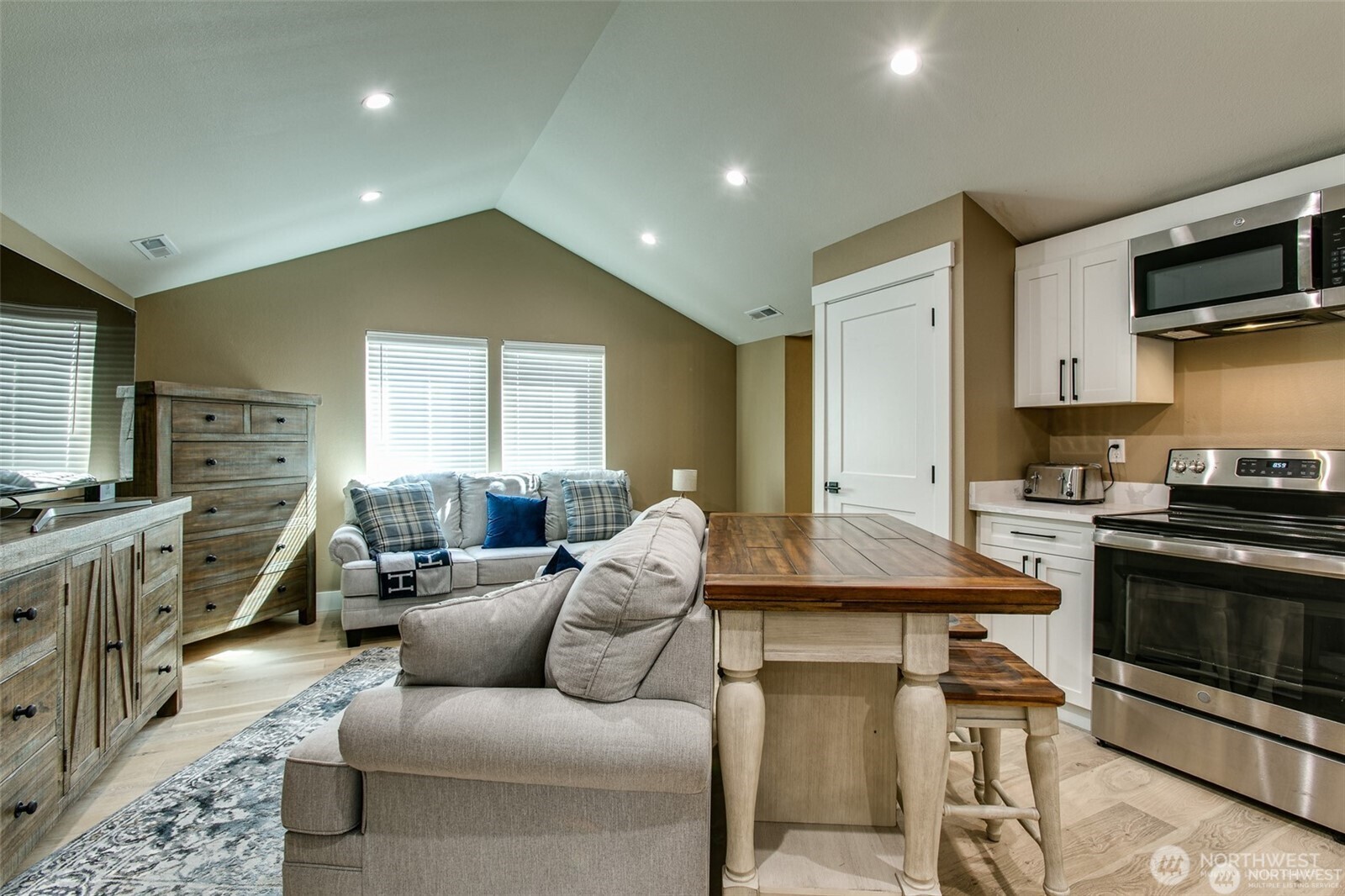 1774 Farmview Terrace