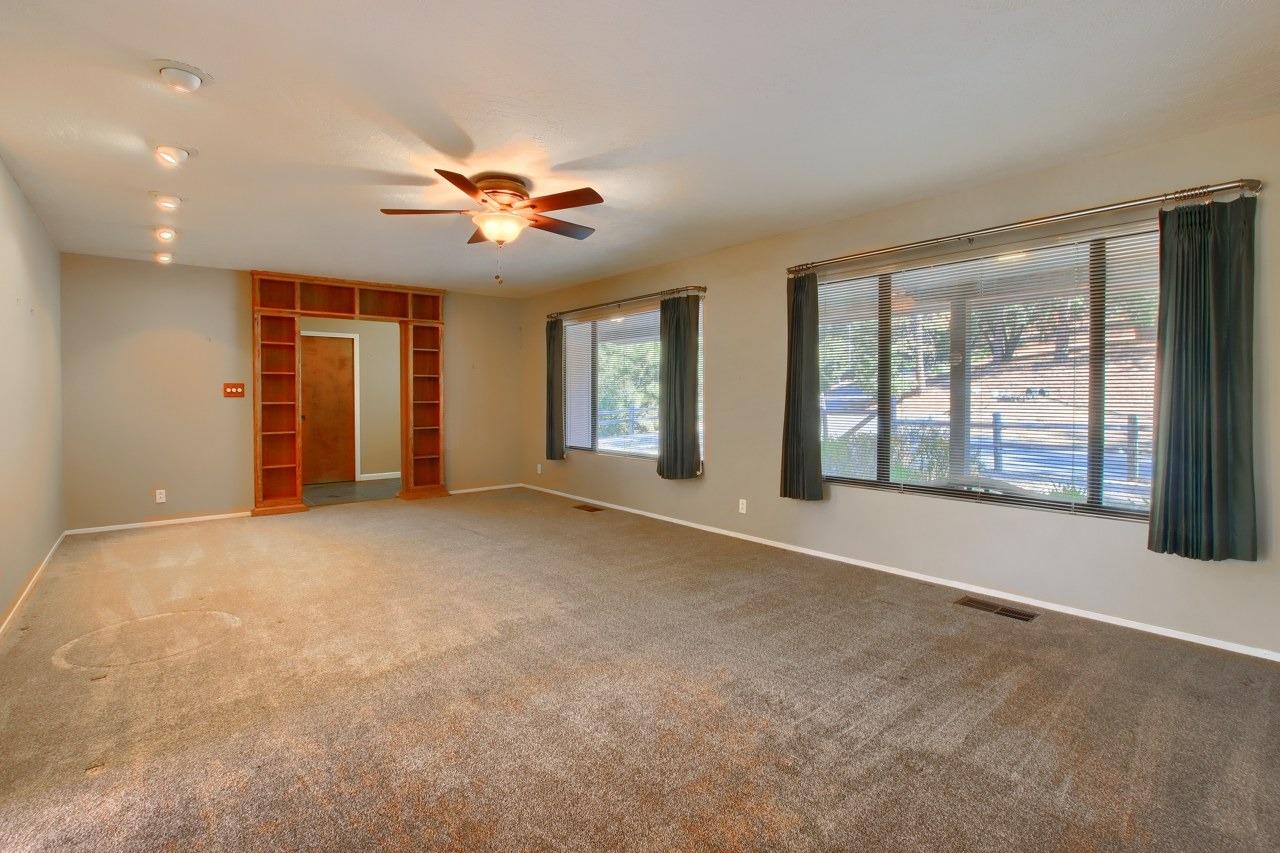 2363 Shoshone Road