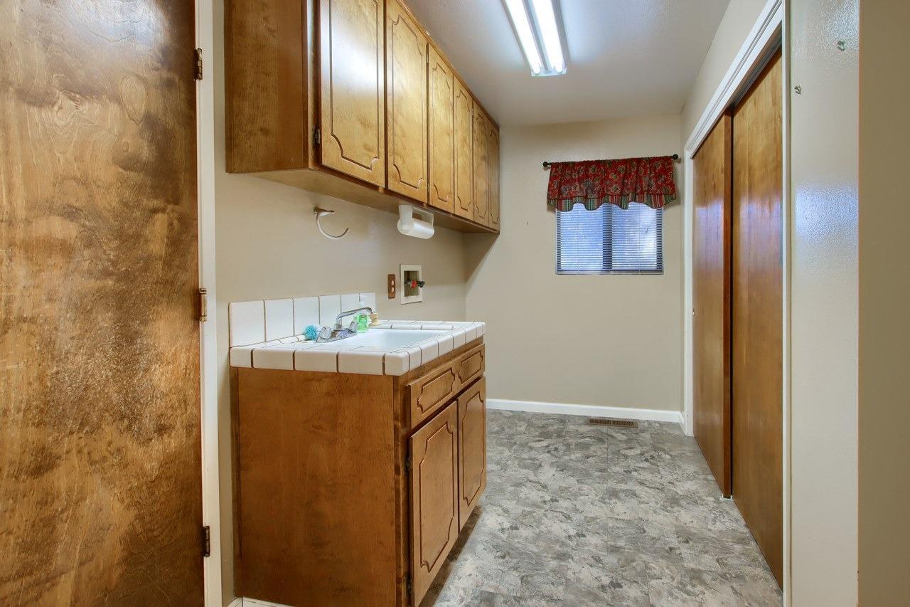 2363 Shoshone Road